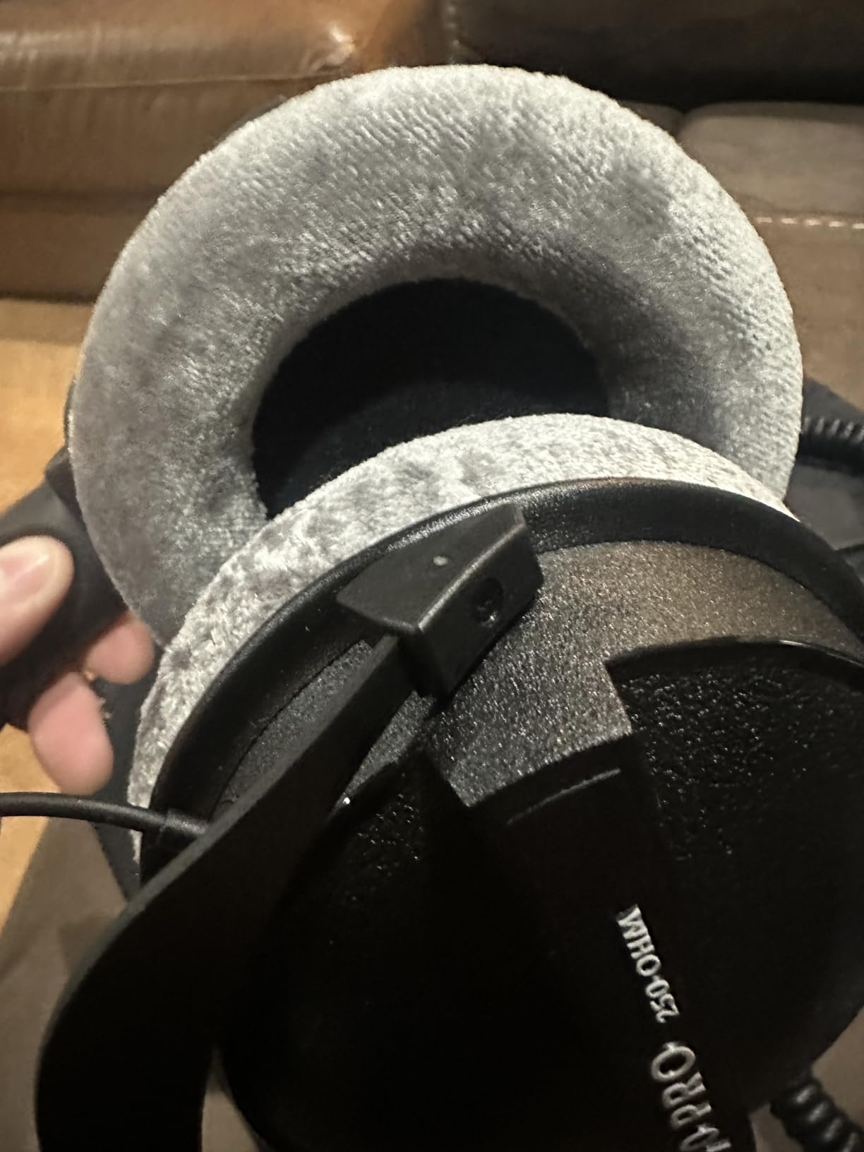 beyerdynamic DT 770 PRO, Wired Headphones, 3m Coiled Cable, Black with Gray Ear Pads customer photo 2