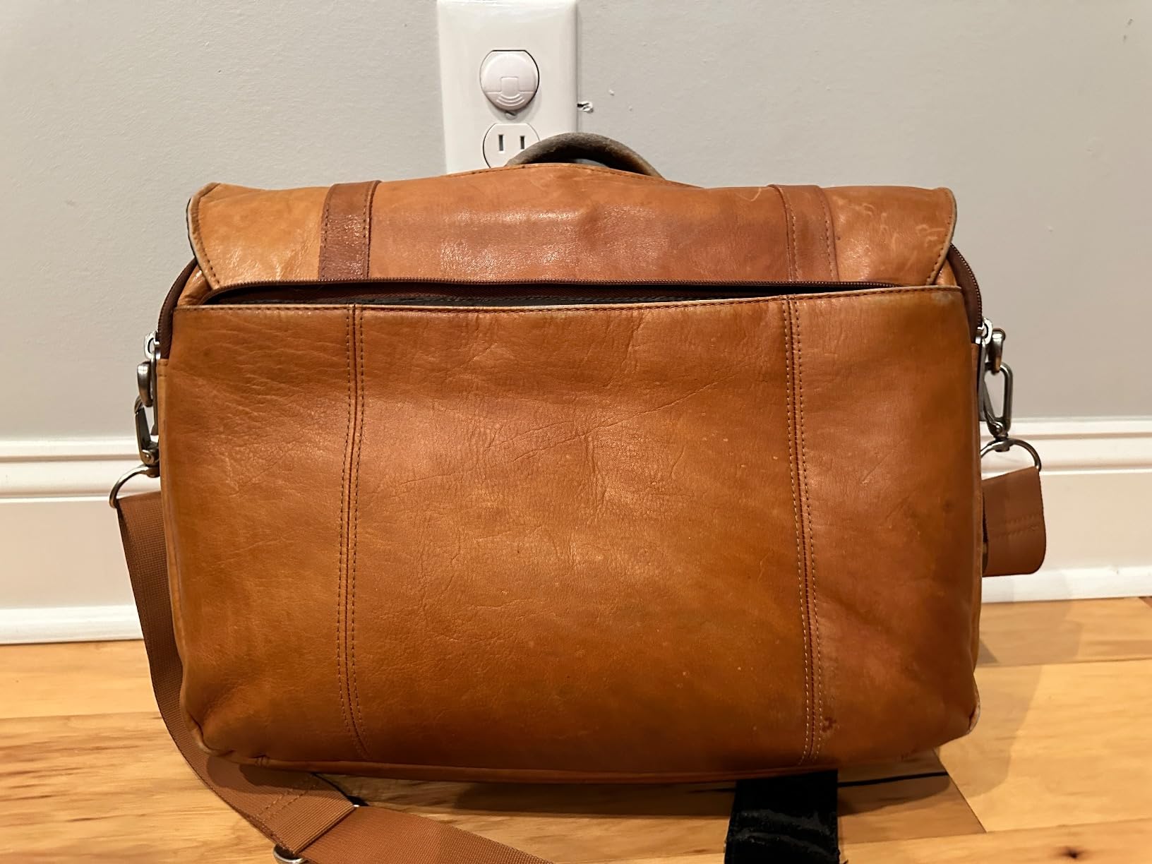 Kenneth Cole REACTION Show Business 16