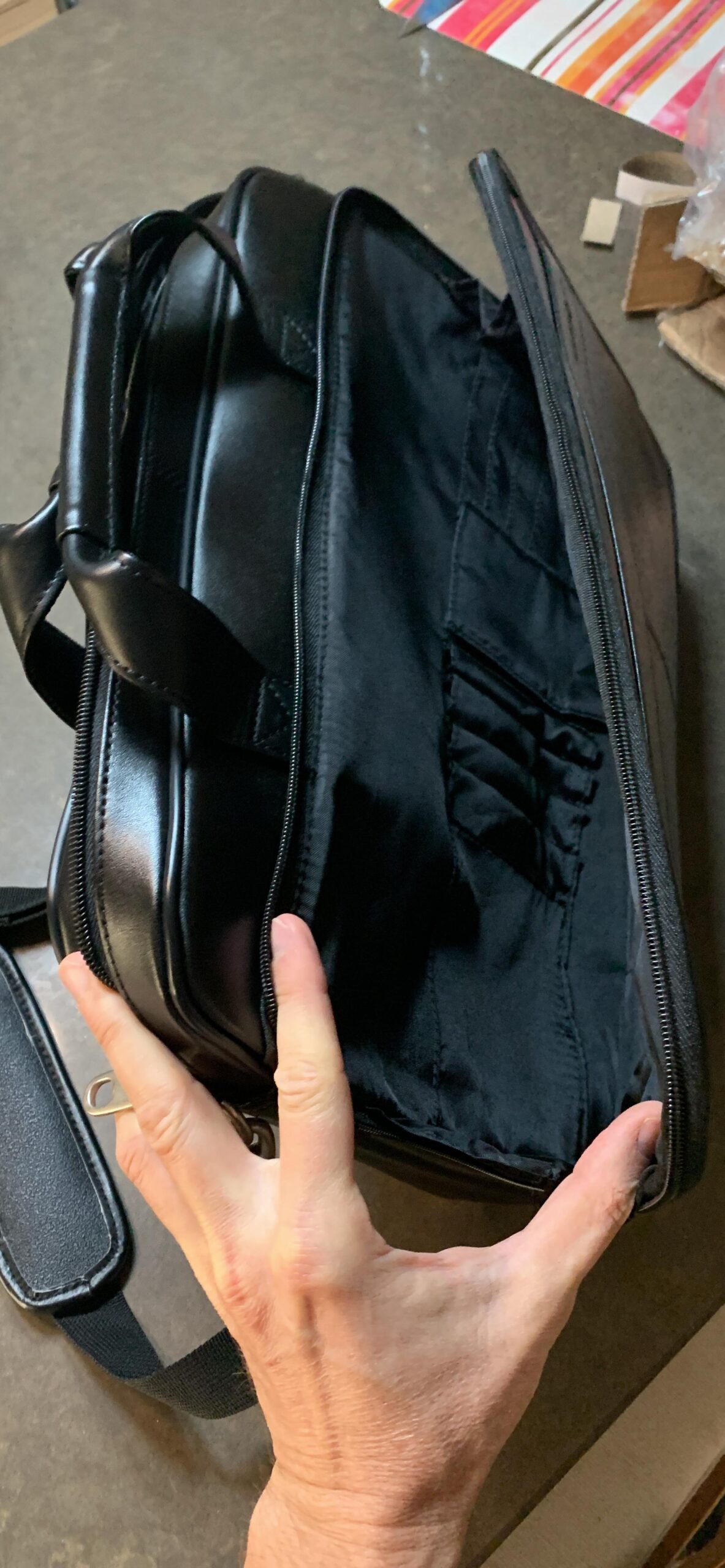 Samsonite Leather Slim Briefcase, Black, 16 Inch customer photo 2