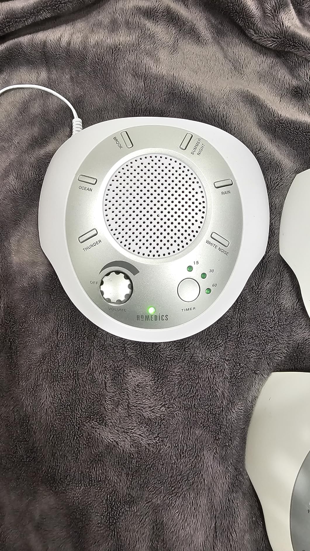 Homedics SoundSleep White Noise Sound Machine, Silver, Small Travel Size with 6 Relaxing Nature Sounds, Portable Therapy for Home, Office, Nursery, Auto-Off Timer customer photo 2