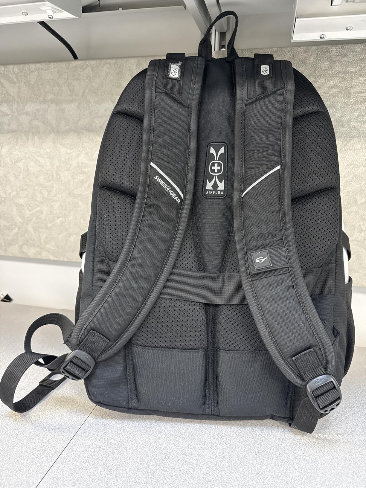 SWISSGEAR 1900 ScanSmart TSA Laptop Backpack Fits 17 Inch Laptop with RFID Protection and Tablet Pocket, Grey/Black, 19-Inch customer photo 1