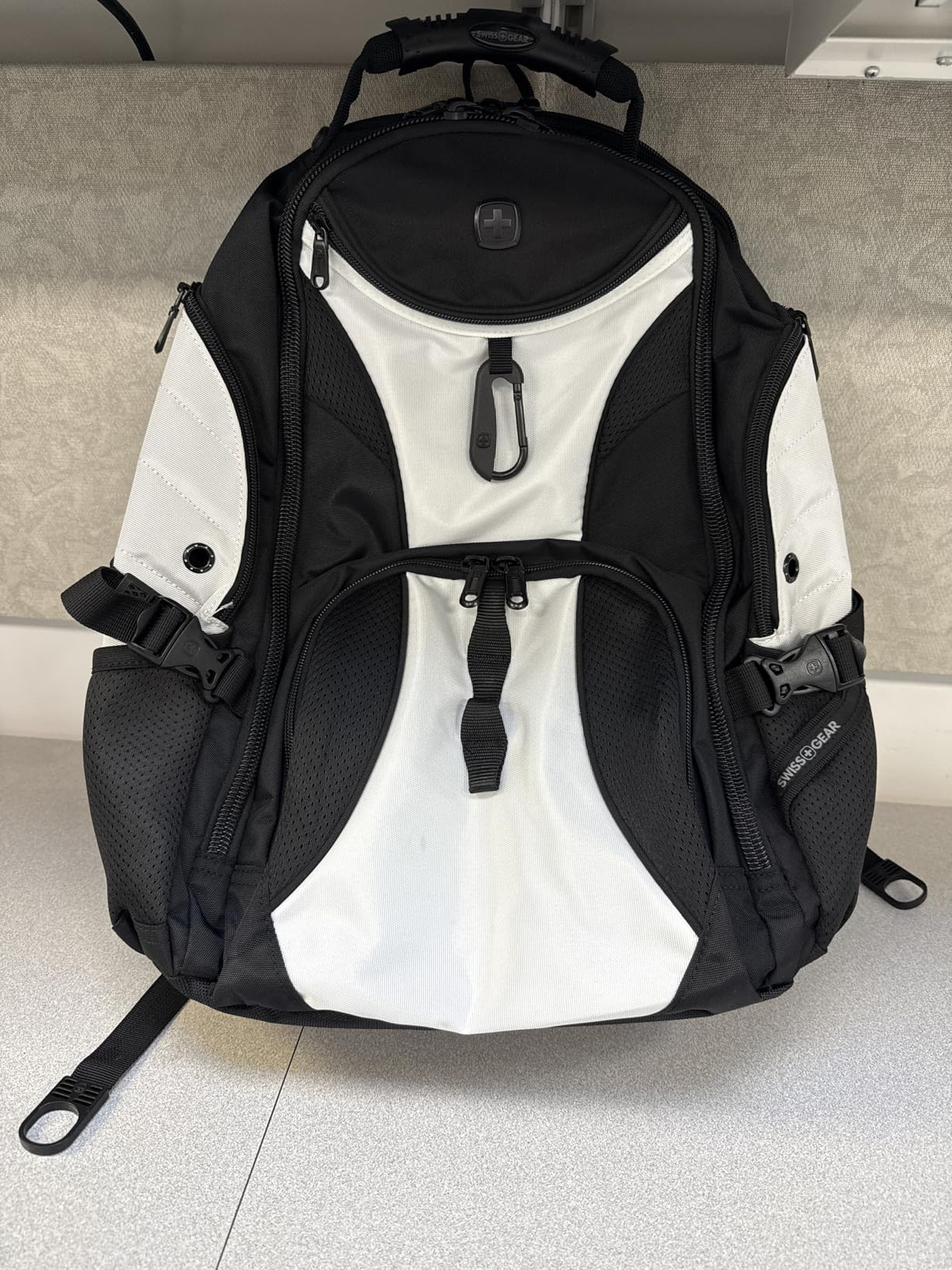 SWISSGEAR 1900 ScanSmart TSA Laptop Backpack Fits 17 Inch Laptop with RFID Protection and Tablet Pocket, Grey/Black, 19-Inch customer photo 2