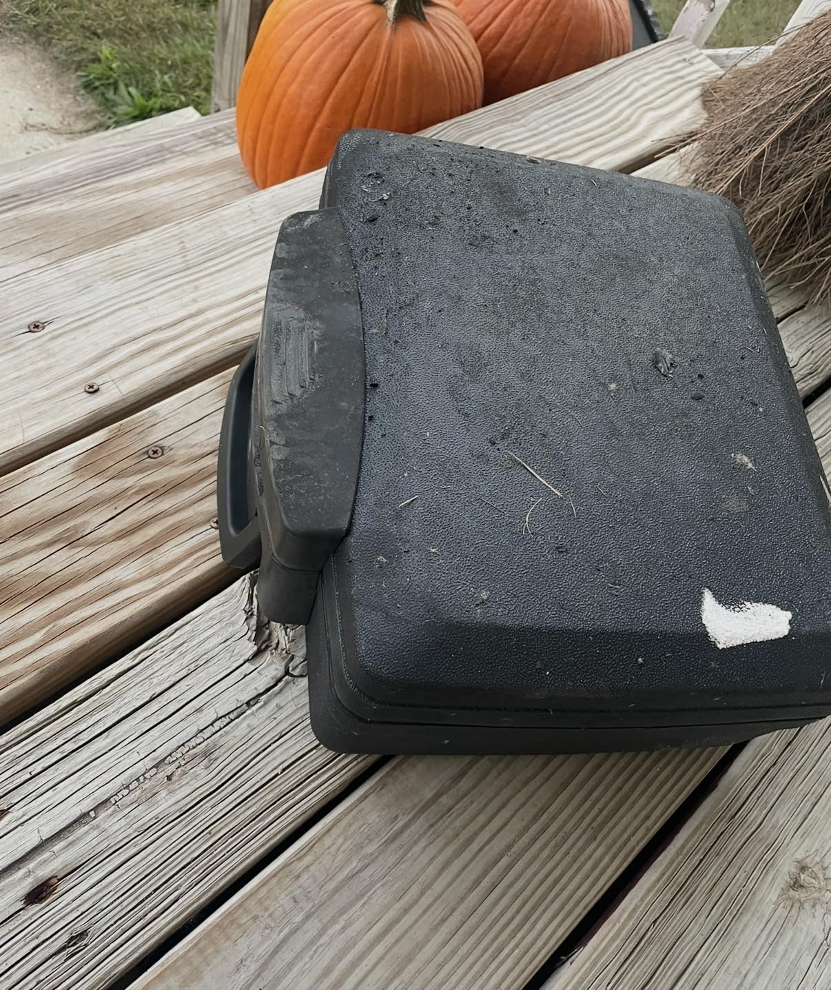 SentrySafe Dark Gray Fireproof and Waterproof Safe with Key Lock, Chest Lock Box with Carrying Handle for Travel, 0.28 Cubic Feet, 6.6 x 15.4 x 14.3 Inches, CFW20201 customer photo 2