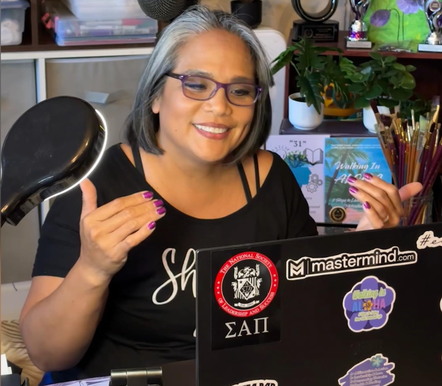 Logitech Creators Blue Yeti USB Microphone for PC, Mac, Gaming, Recording, Streaming, Podcasting, Studio and Computer Condenser Mic with Blue VO!CE effects, 4 Pickup Patterns, Plug and Play - Blackout customer photo 1