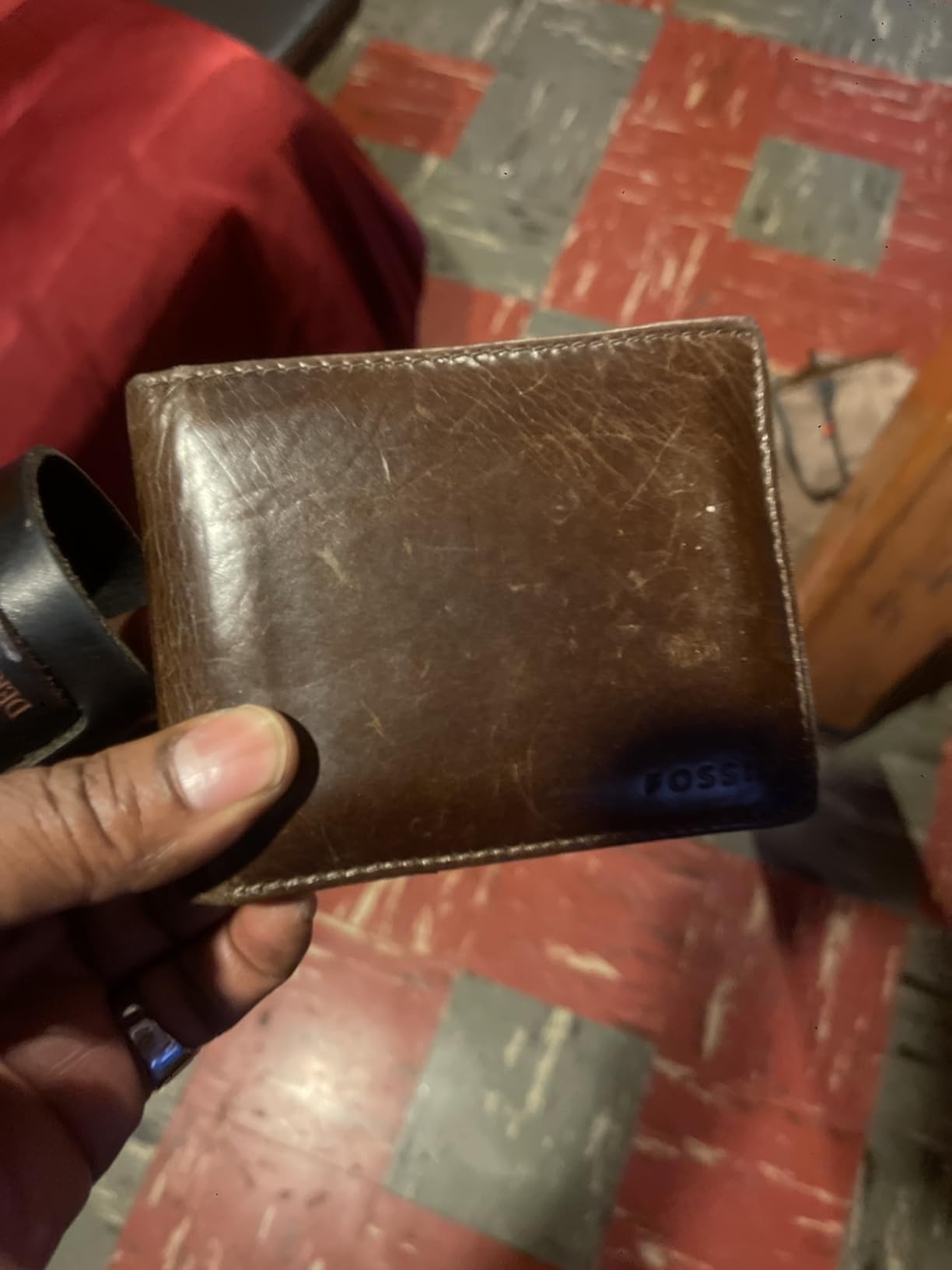 Fossil Men's Derrick RFID-Blocking Leather Bifold Wallet with Flip ID Window for Men customer photo 2