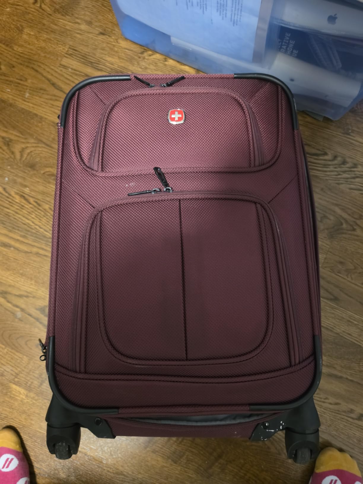 Sion Softside Expandable Spinner Luggage Durable Lightweight Travel Suitcase, Black, Carry-On 21-Inch customer photo 1