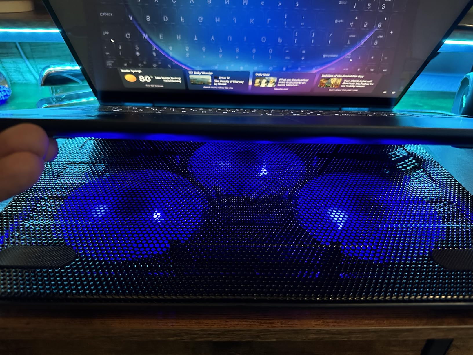 TECKNET Laptop Cooling Pad, Portable Slim Quiet USB Powered Laptop Notebook Cooler Cooling Pad Stand Chill Mat with 3 Blue LED Fans, Fits 12-17 Inches (Black) customer photo 1