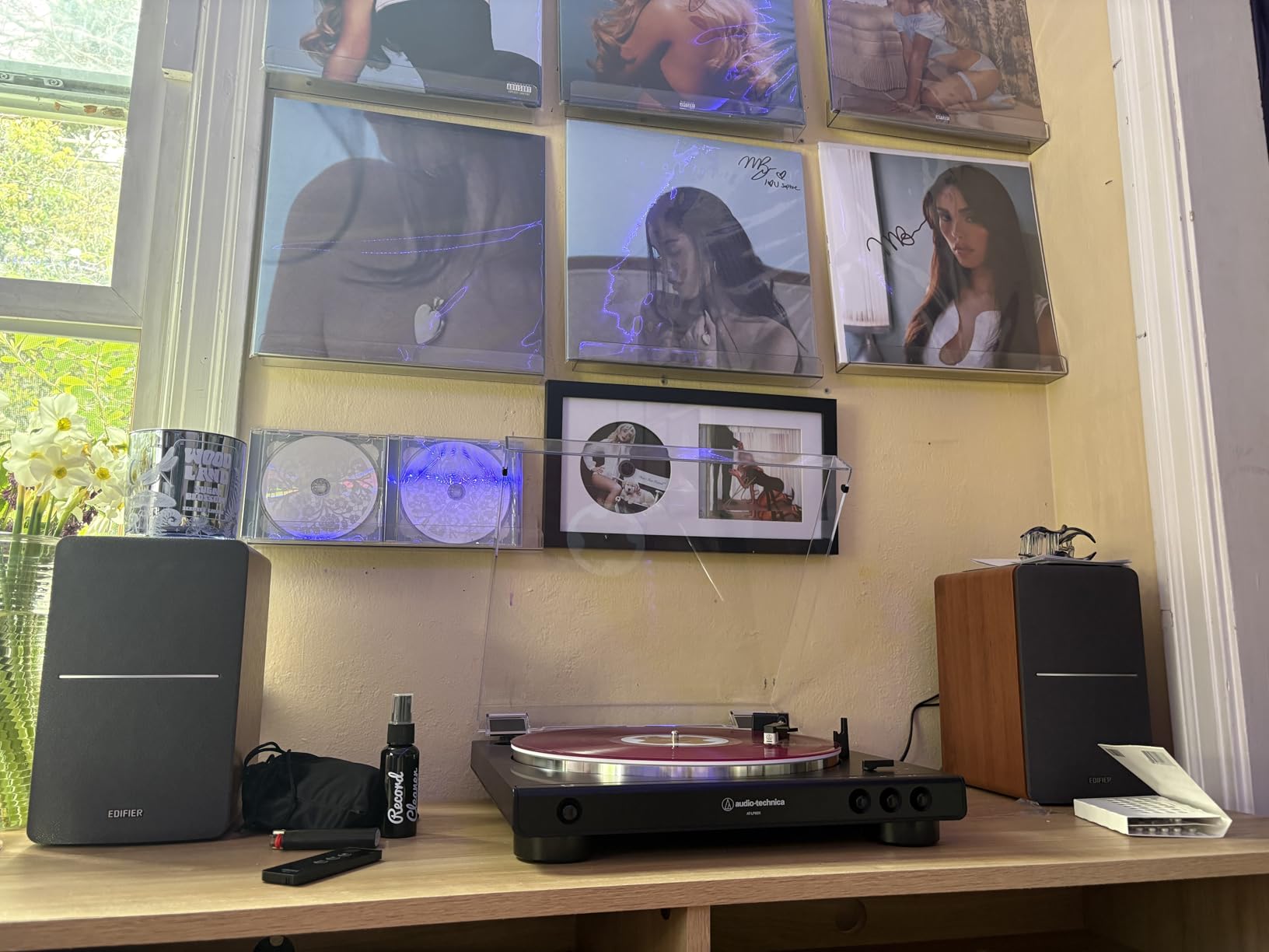 Edifier R1280T Powered Bookshelf Speakers - 2.0 Active Near Field Studio Monitor Speaker - Wooden Enclosure - 42 Watts RMS Power customer photo 2