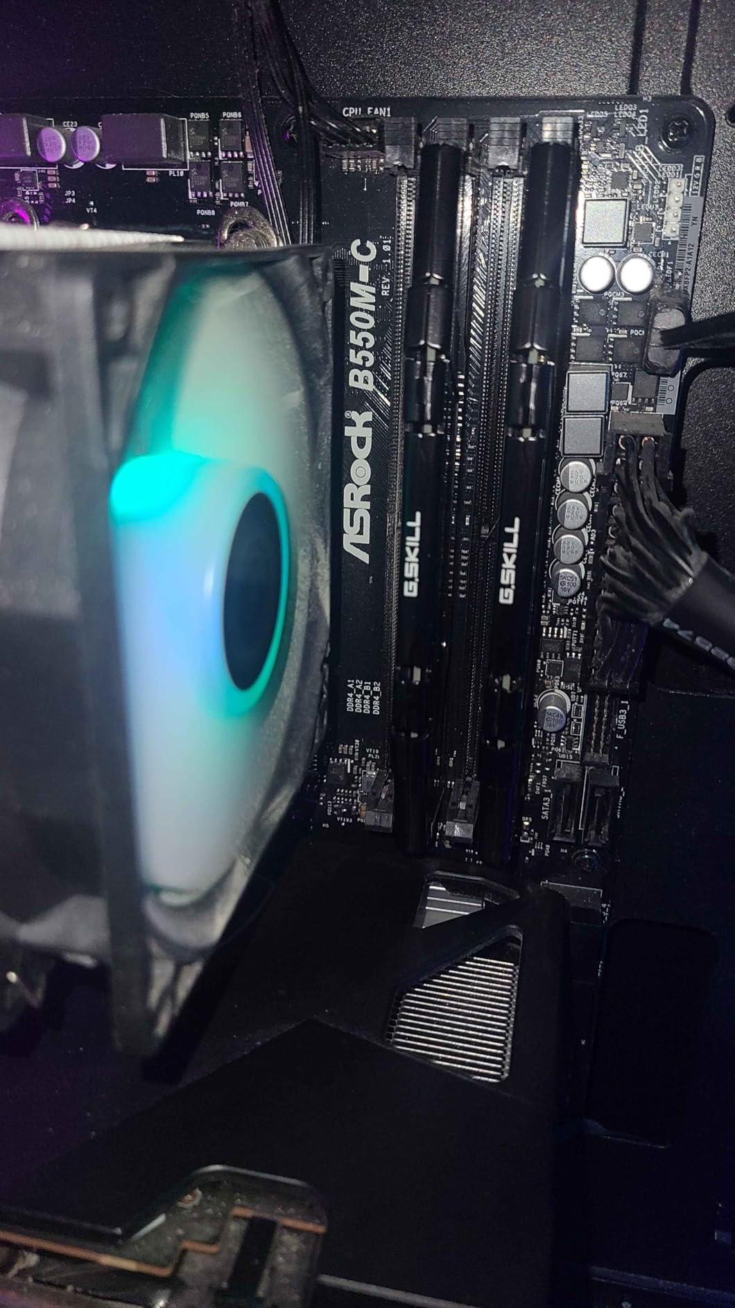 G.SKILL RipjawsV Series DDR4 RAM (XMP) 32GB (2x16GB) 3200MT/s CL16-18-18-38 1.35V Intel AMD Desktop Computer Memory U-DIMM - Black (F4-3200C16D-32GVK) customer photo 1