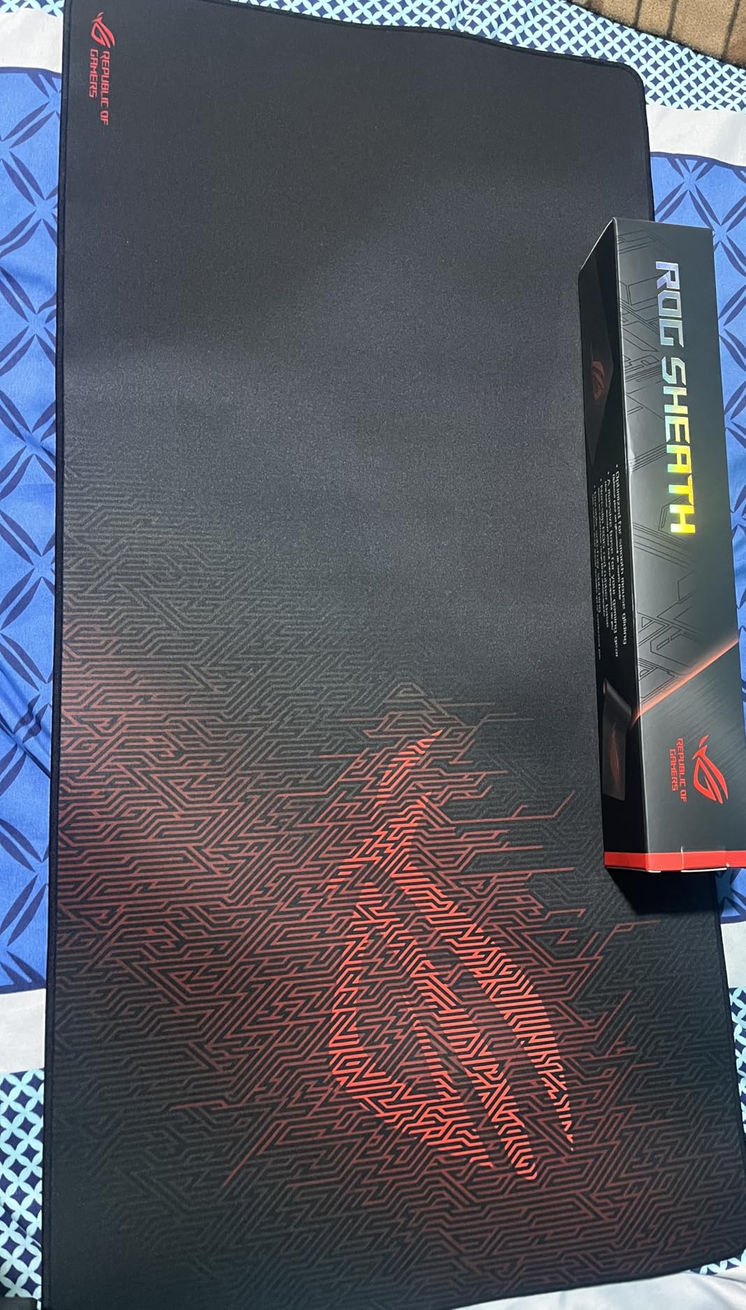 ASUS ROG Sheath Gaming Mouse Pad - 35.4 x 17.3, Extra-Large Surface, Pixel-Precise Tracking, Anti-Fray Stitched Edges, Non-Slip Base - Black/Red customer photo 2