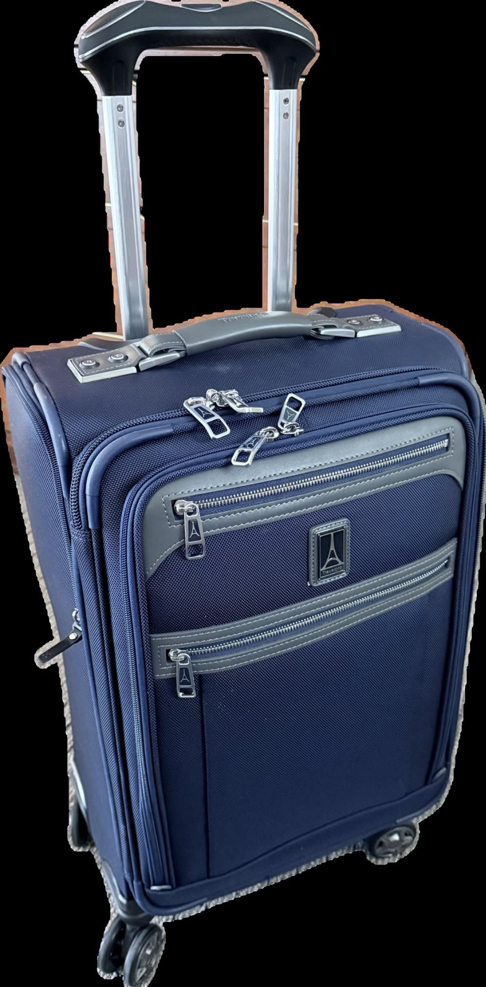 Platinum Elite Softside Expandable Carry on Luggage, 8 Wheel Spinner Suitcase, USB Port, Suiter, Men and Women, Shadow Black, Carry On 21-Inch customer photo 1