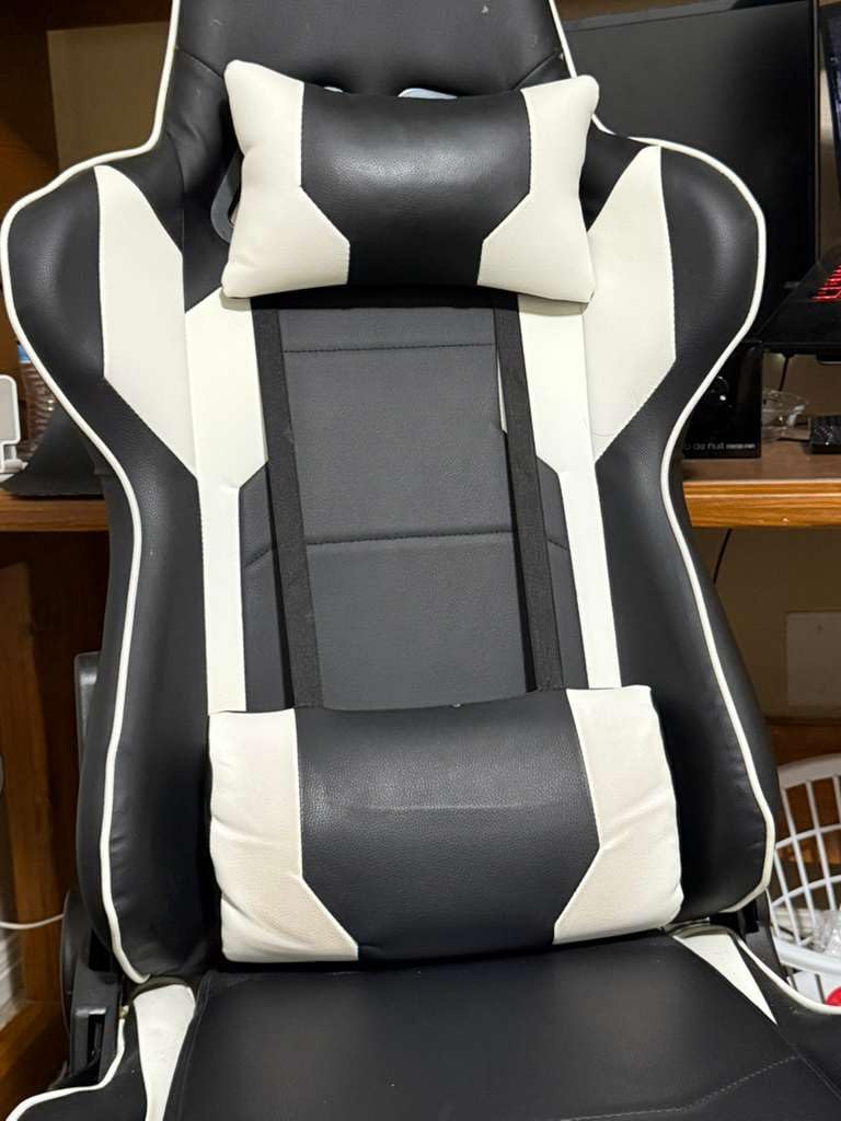 Homall Gaming Chair, Office Chair High Back Computer Chair Leather Desk Chair Racing Executive Ergonomic Adjustable Swivel Task Chair with Headrest and Lumbar Support customer photo 1