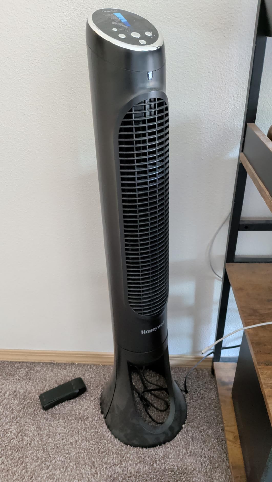 Honeywell QuietSet Whole Room Tower Fan, Oscillating Tower Fan with Remote, Black, HYF290B customer photo 1