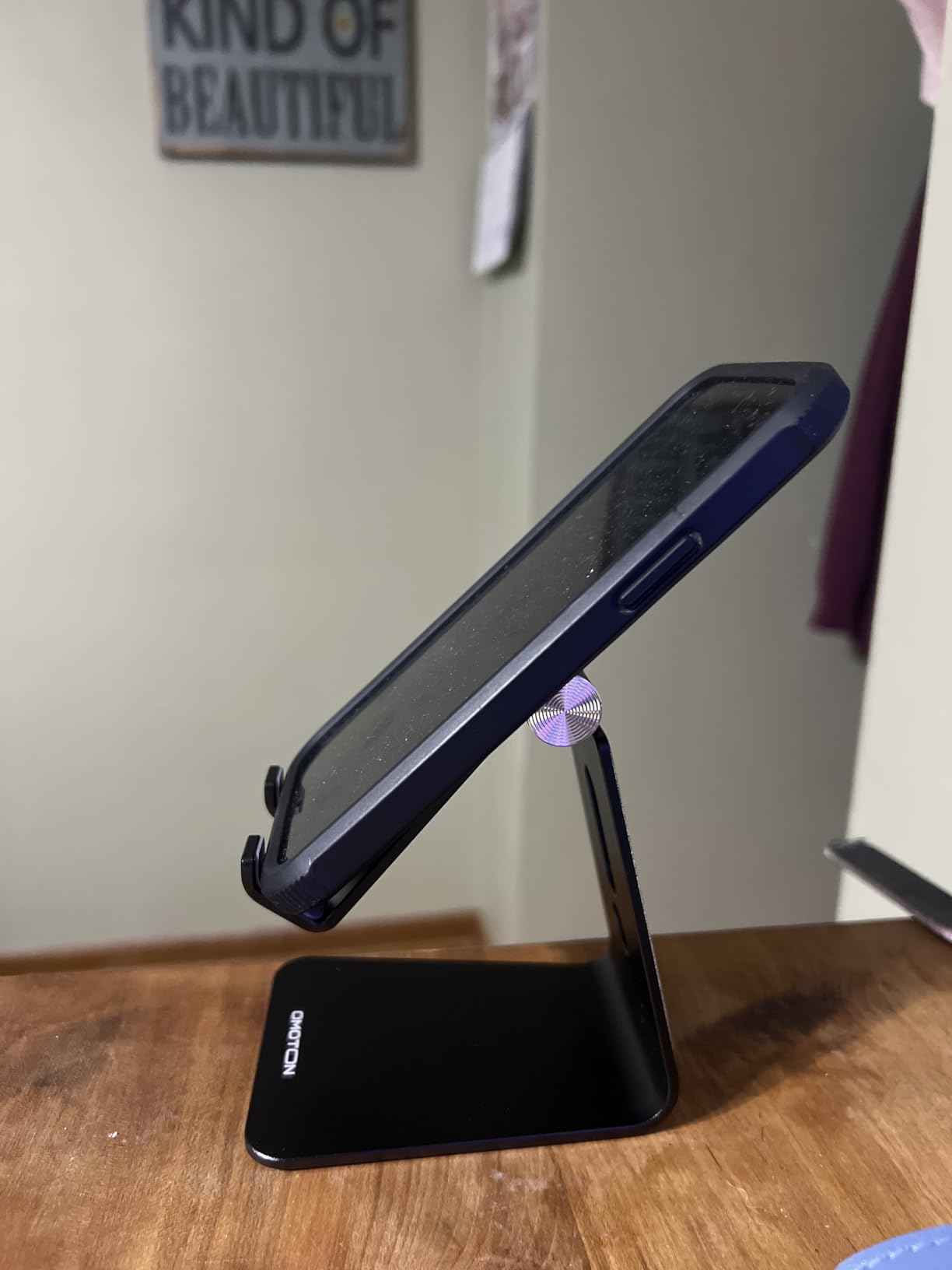 Adjustable Cell Phone Stand, OMOTON Aluminum Desktop Cellphone Stand with Anti-Slip Base and Convenient Charging Port, Fits All Smart Phones, Silver customer photo 2