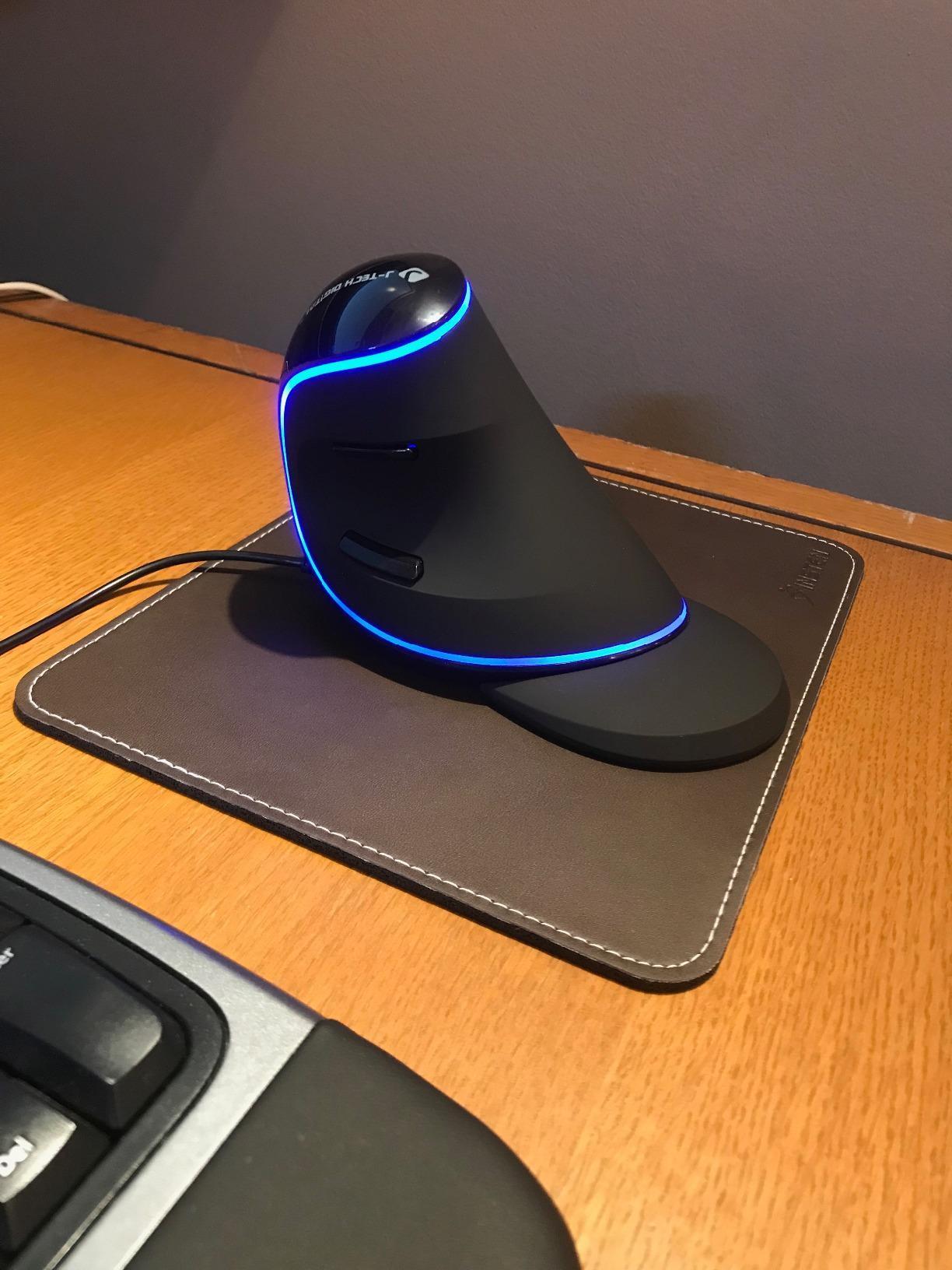 J-Tech Digital Wired Ergonomic Vertical USB Mouse with Adjustable Sensitivity (600/1000/1600 DPI), Scroll Endurance, Removable Palm Rest & Thumb Buttons [V628] customer photo 2