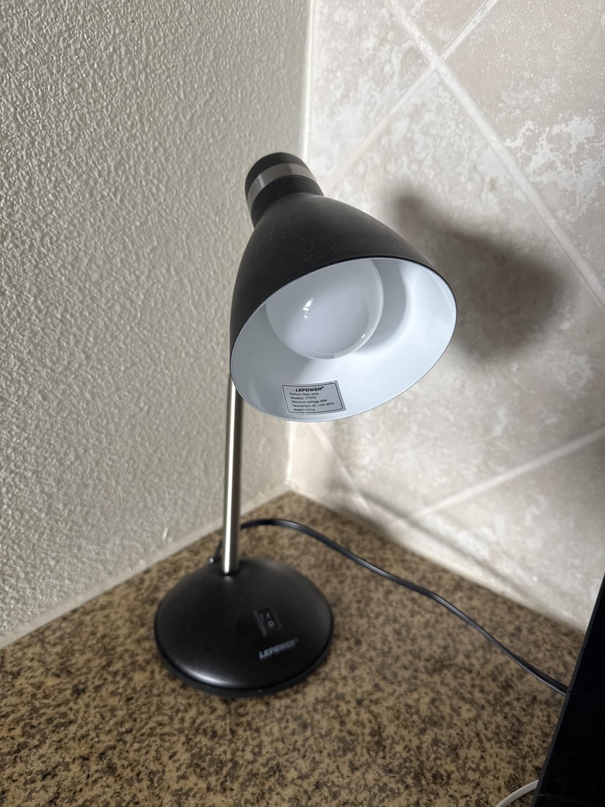 LEPOWER Metal Desk Lamp, Eye-Caring Table Lamp, Study Lamps with Flexible Goose Neck for Bedroom, Home Office (Matte Black) customer photo 2