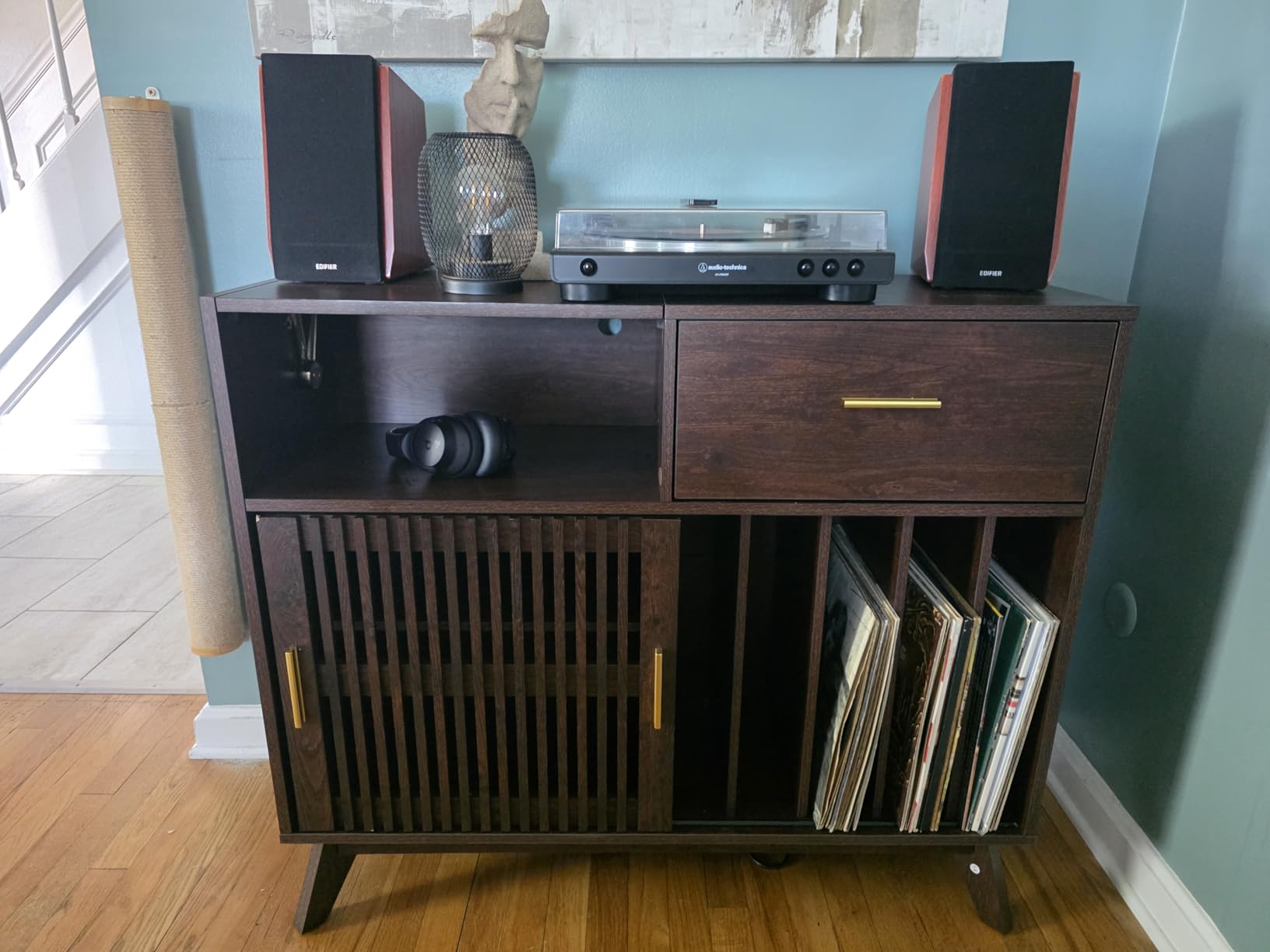 Edifier R1700BT Amplified Bluetooth Bookshelf Speaker System, 2.0 Powered Active Speakers 66 Watt RMS - Wooden customer photo 1