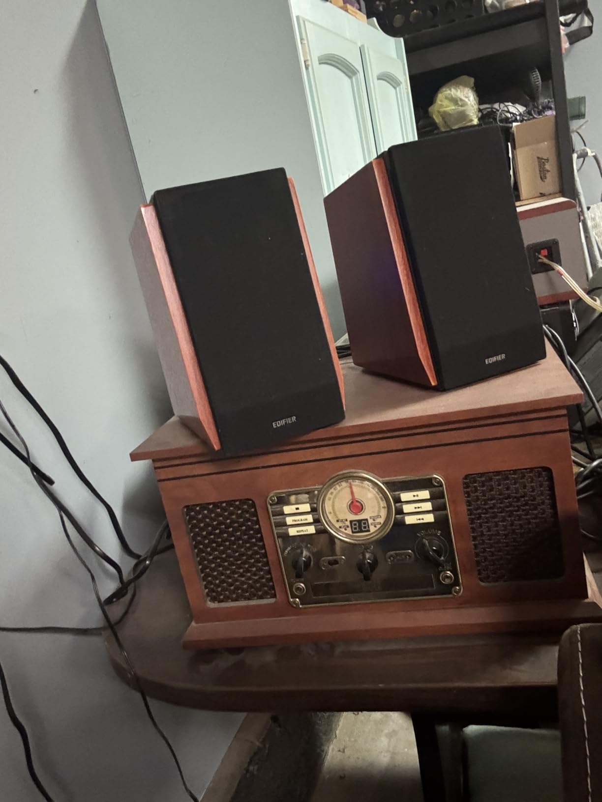 Edifier R1700BT Amplified Bluetooth Bookshelf Speaker System, 2.0 Powered Active Speakers 66 Watt RMS - Wooden customer photo 2