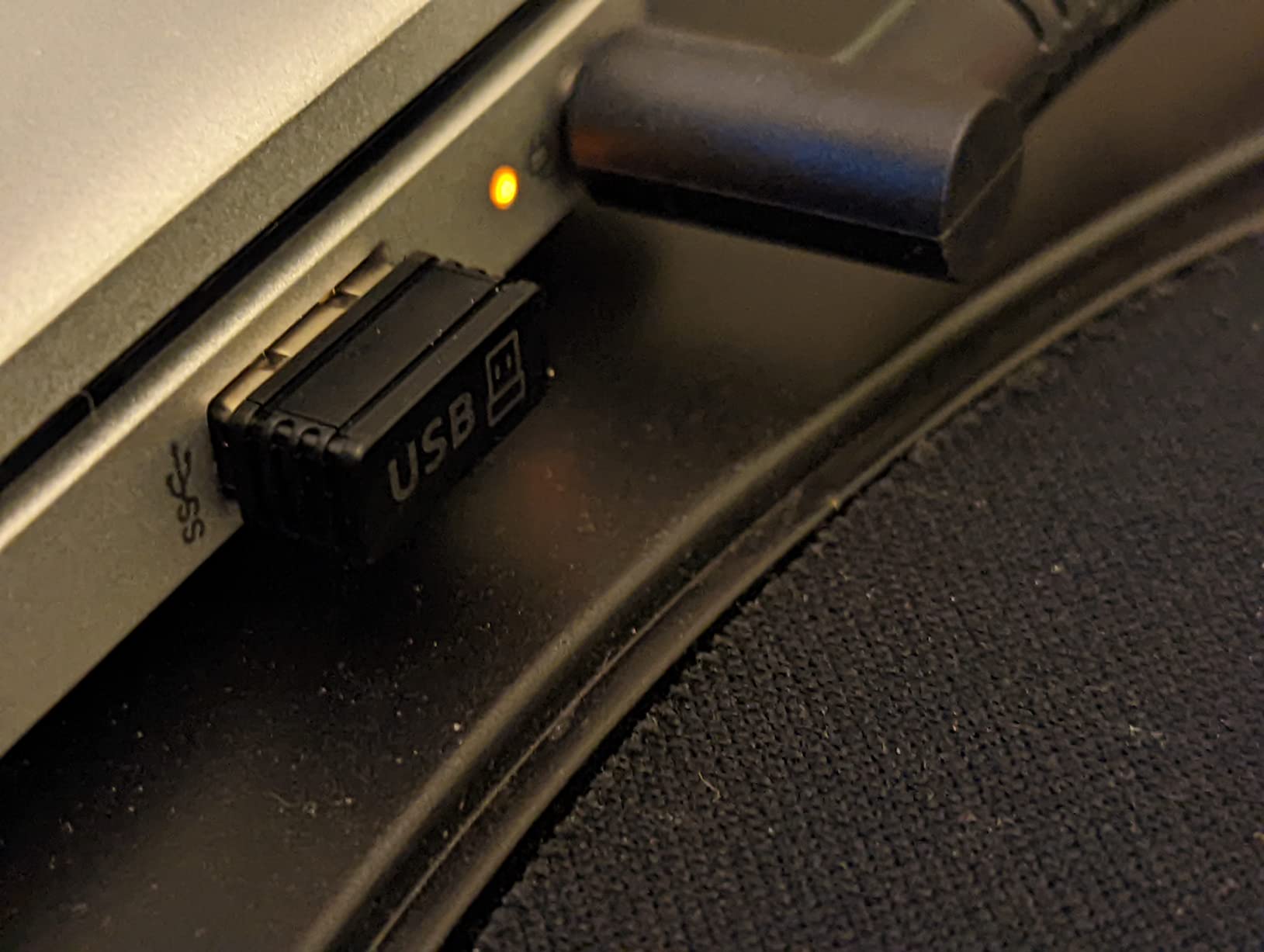 Ergonomic Mouse, LEKVEY Vertical Wireless Mouse - Rechargeable 2.4G Optical Vertical Mice: 3 Adjustable DPI 800/1200/1600 Levels 6 Buttons, for Laptop, Mac, PC, Computer, Desktop, Notebook etc, Black customer photo 2