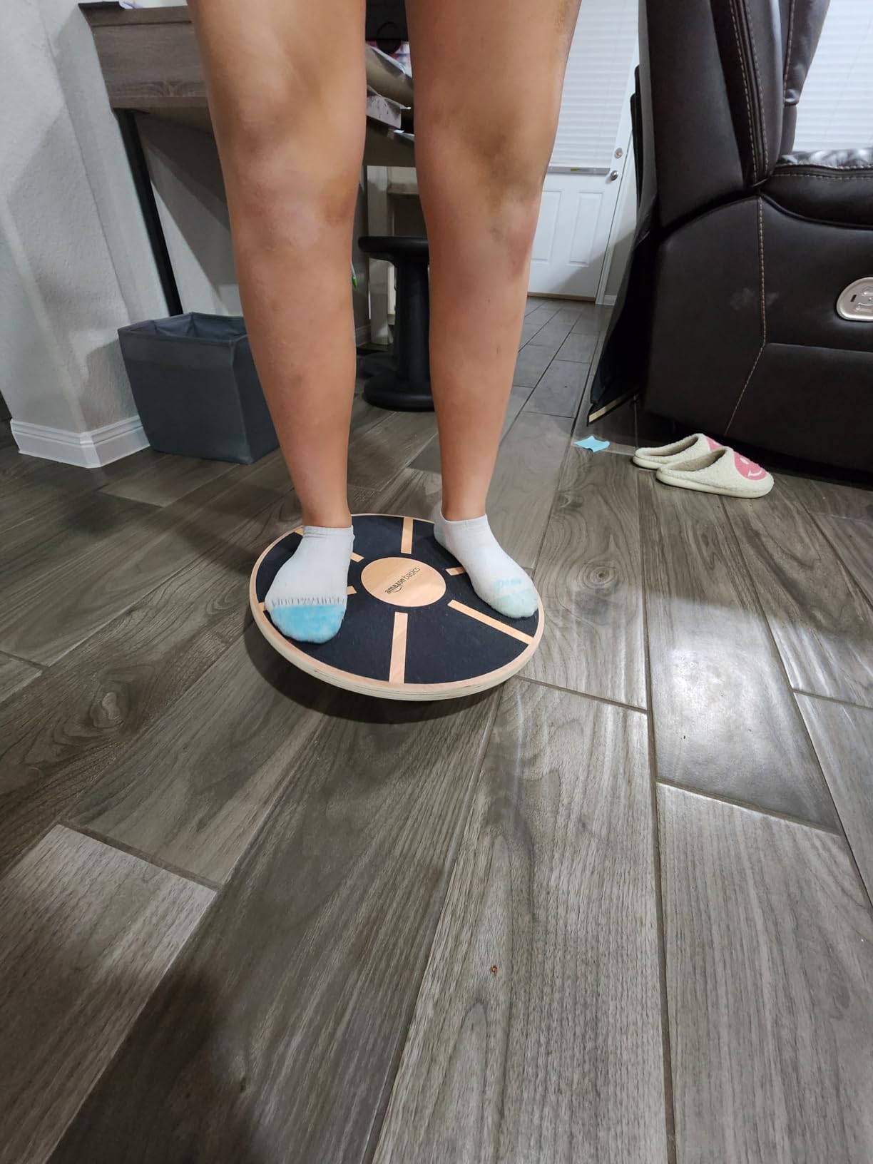 Amazon Basics Wood Wobble Balance Trainer Board customer photo 2