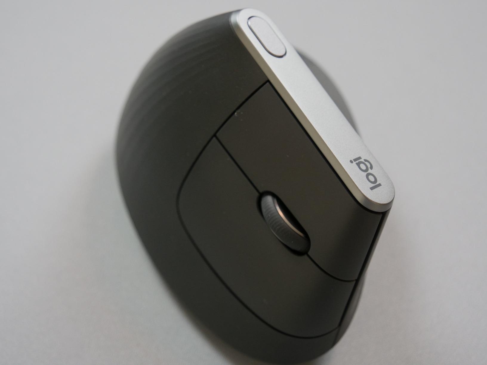 Logitech MX Vertical Wireless Mouse - Ergonomic Design Reduces Muscle Strain, Move Content Between 3 Windows and Apple Computers, Rechargeable, Graphite customer photo 1