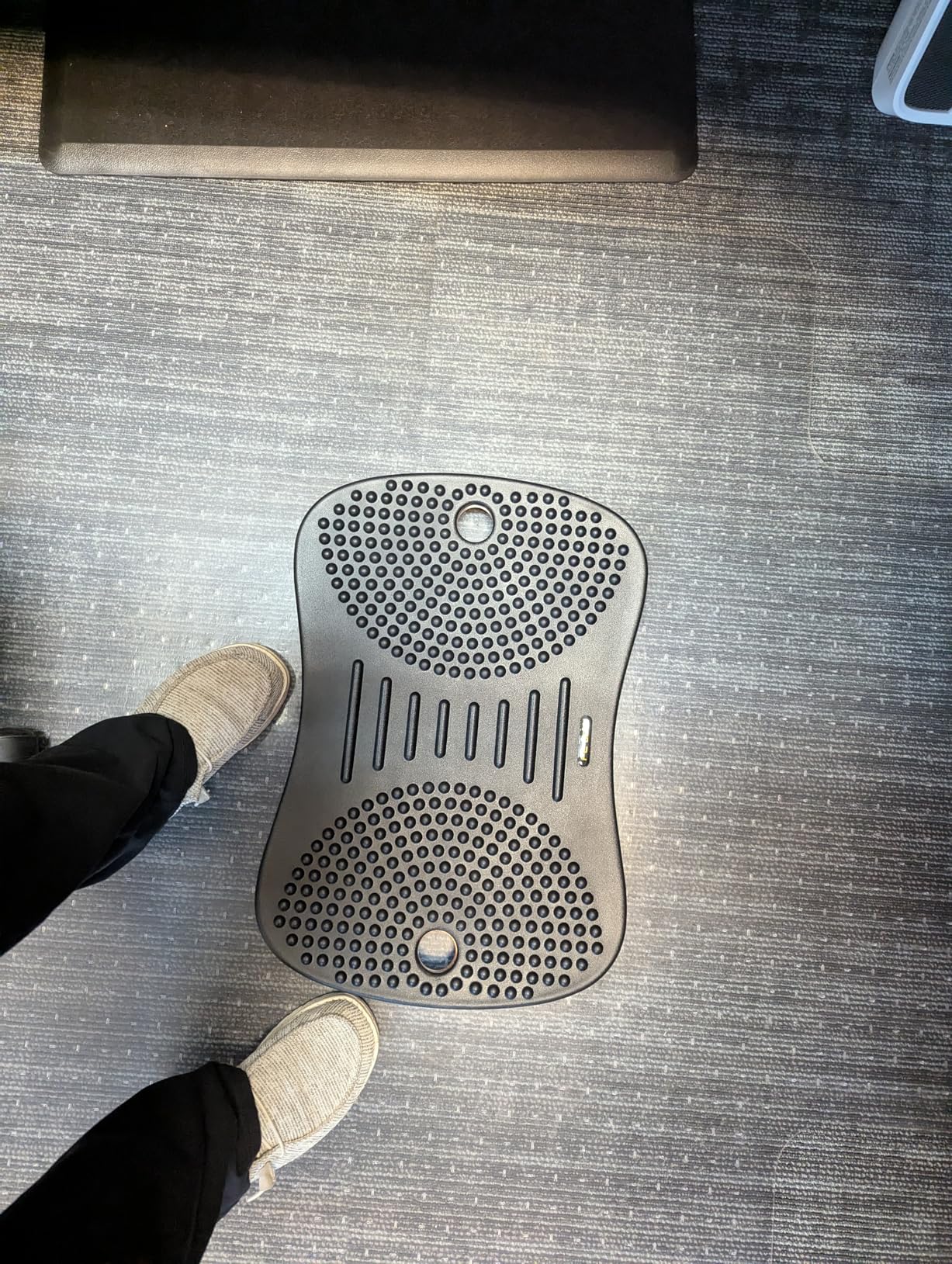 FEZIBO Standing Desk Mat Balance Board, Anti Fatigue Mat Standing Desk Office, Wobble Board with Ergonomic Design, Obsidian Black customer photo 1