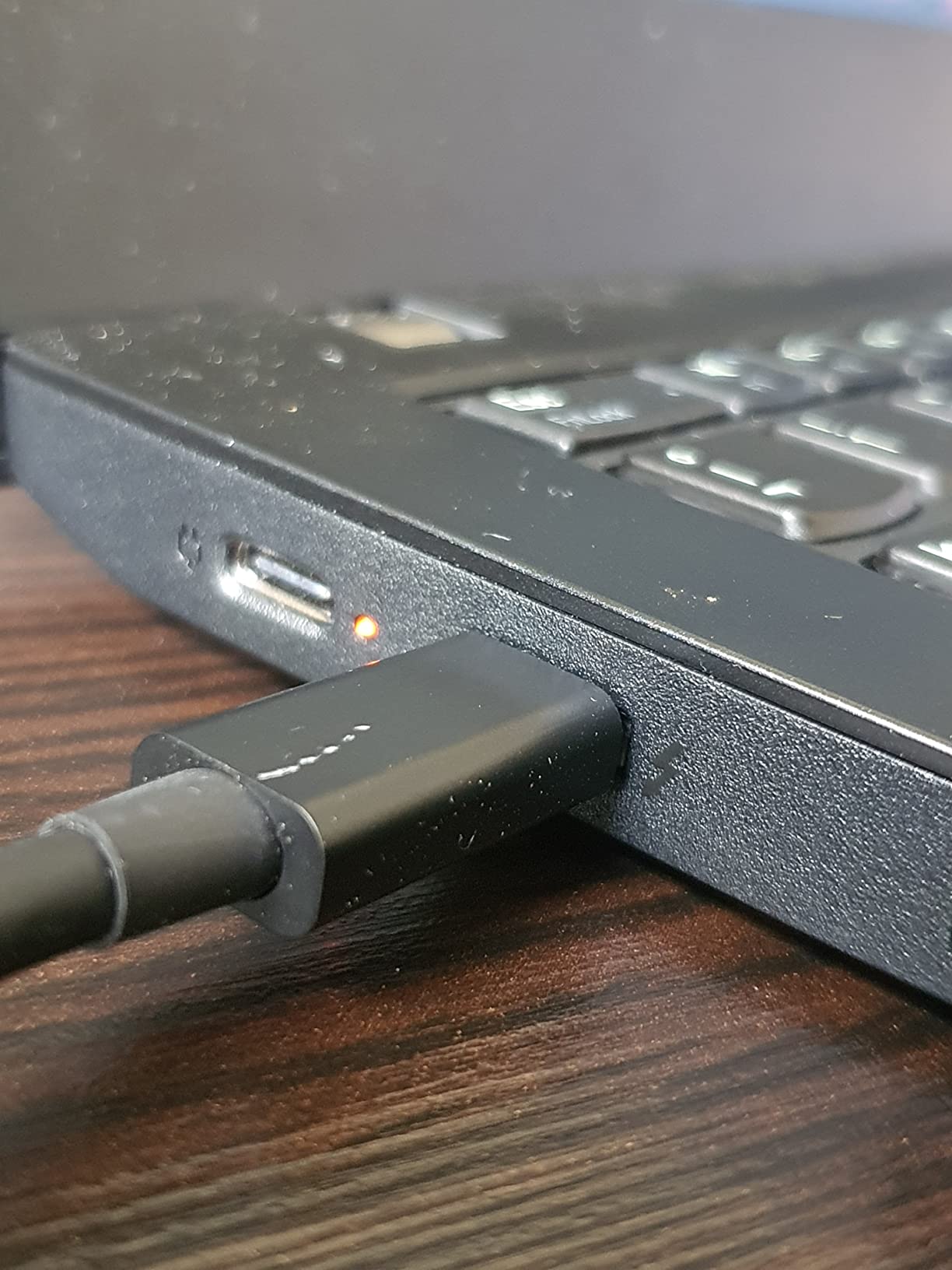 Lenovo USA ThinkPad Thunderbolt 3 Dock Gen 2 135W (40AN0135US) Dual UHD 4K Display Capability, 2 HDMI, 2 DP, USB-C, USB 3.1, Black customer photo 2