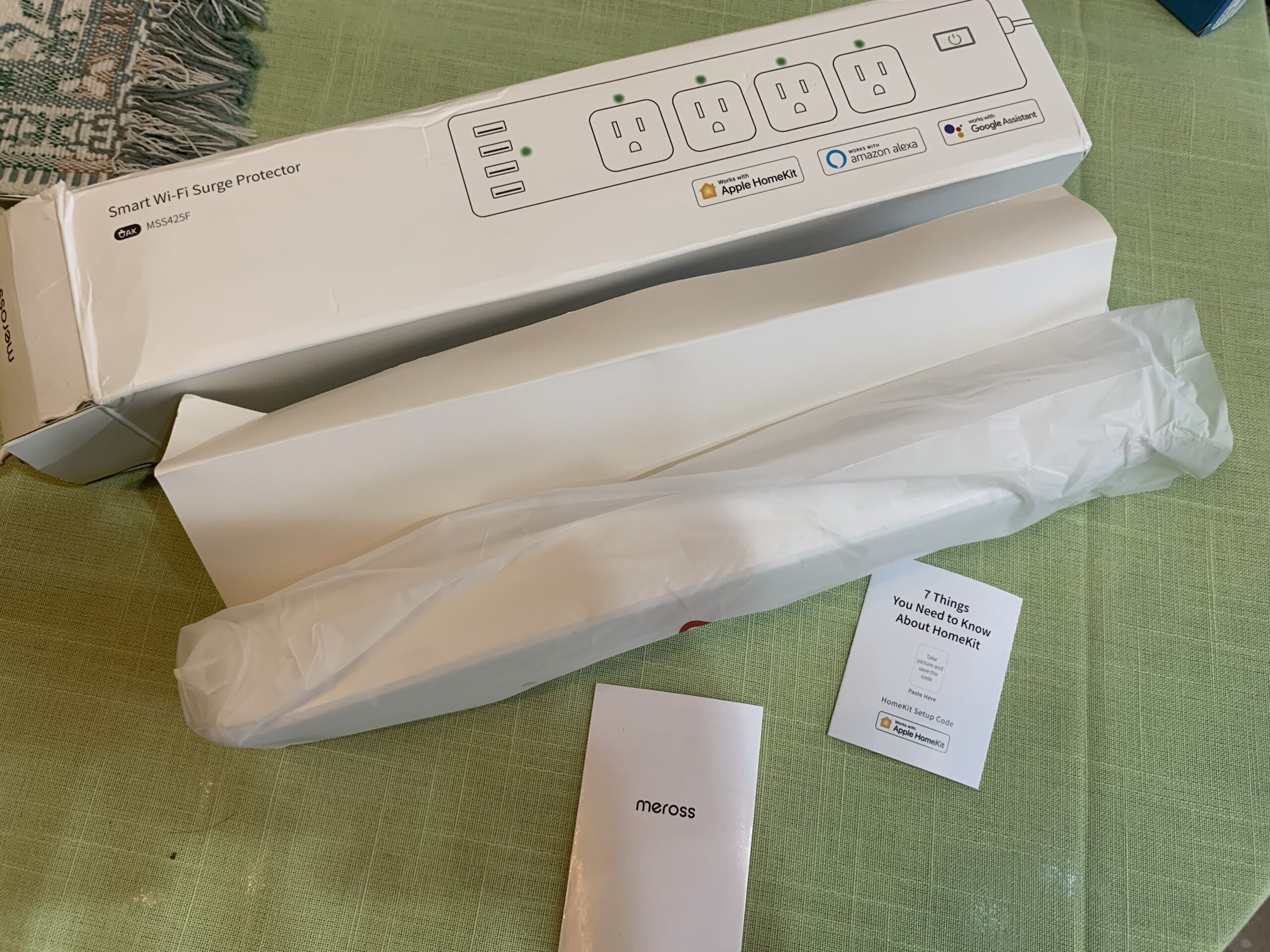Meross Smart Power Strip Compatible with Apple HomeKit, Siri, Alexa, Google Home and SmartThings, WiFi Surge Protector with 4 AC Outlets, 4 USB Ports and 6ft Extension Cord, Voice and Remote Control customer photo 2