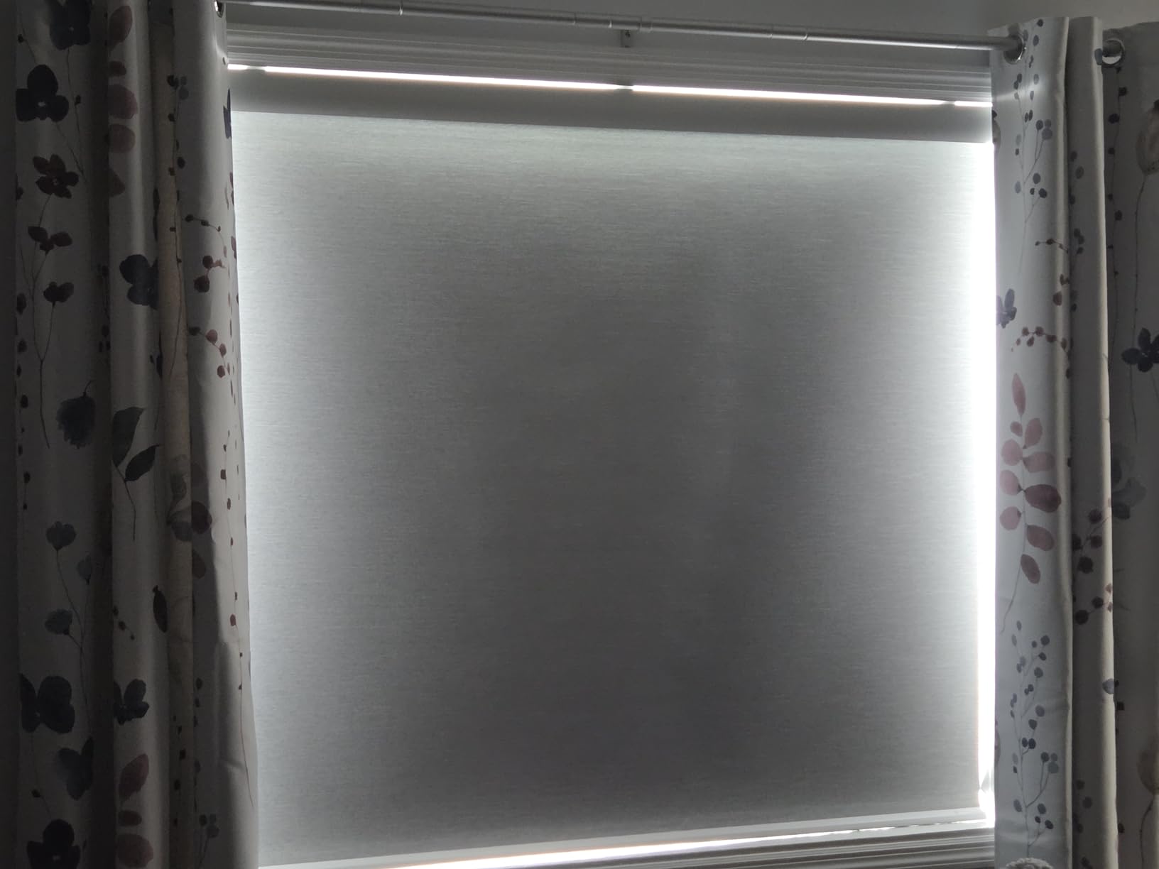 Yoolax Motorized Blinds with Remote, 100% Blackout Smart Blinds for Indoor Windows Motorized Roller Shades Work with Alexa, Google, Custom Electric Shades with Voice Control (Jacquard White) customer photo 2