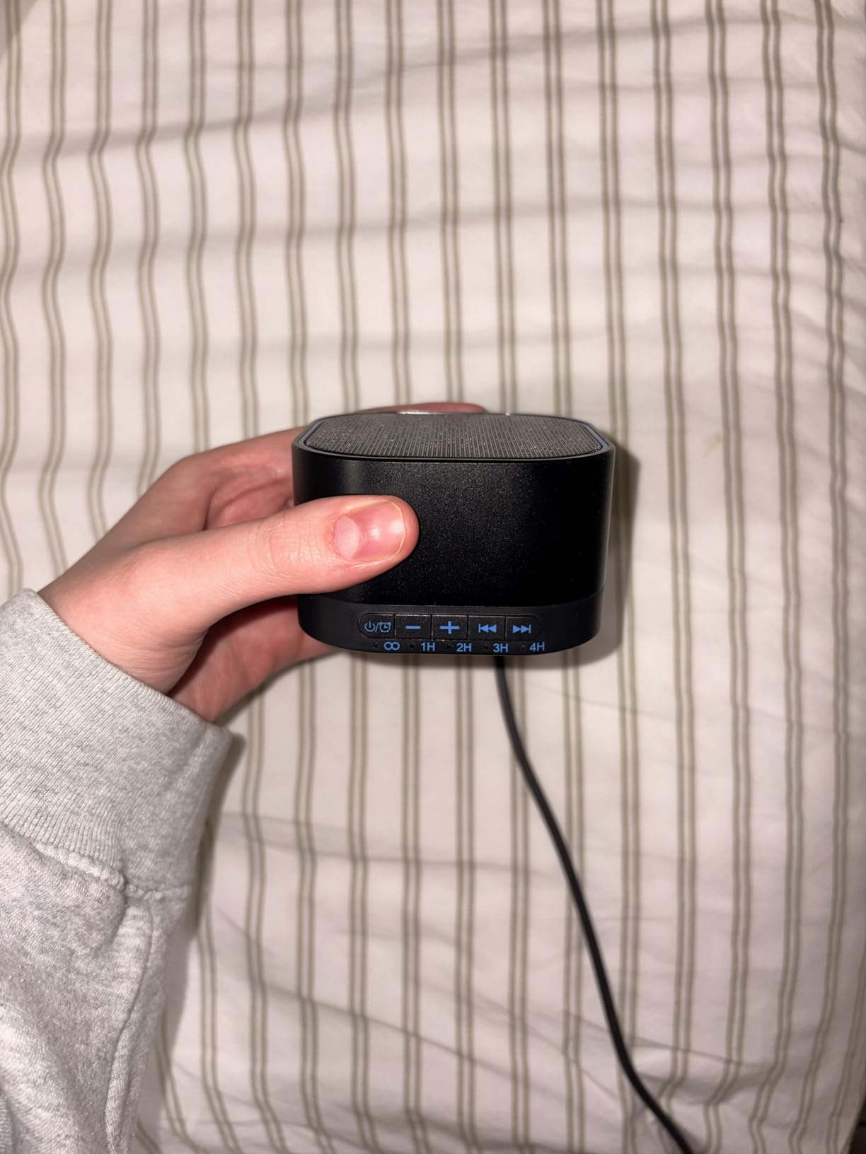 Magicteam Sound White Noise Machine with 20 Non Looping Natural Soothing Sounds and Memory Function 32 Levels of Volume Powered by AC or USB and Sleep Sound Timer Therapy for Baby Kids Adults customer photo 2