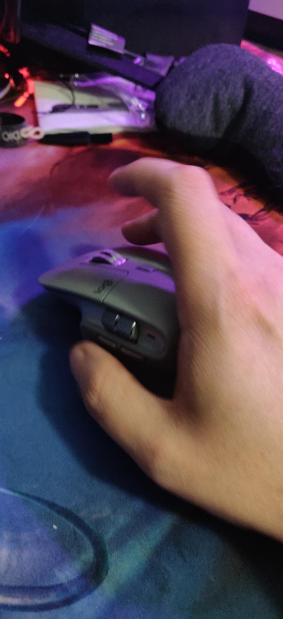 Logitech MX Master 3 Advanced Wireless Mouse, Ultrafast Scrolling, Ergonomic, 4000 DPI, Customization, USB-C, Bluetooth, USB, Apple Mac, Microsoft PC Windows, Linux, iPad - Mid Grey customer photo 1