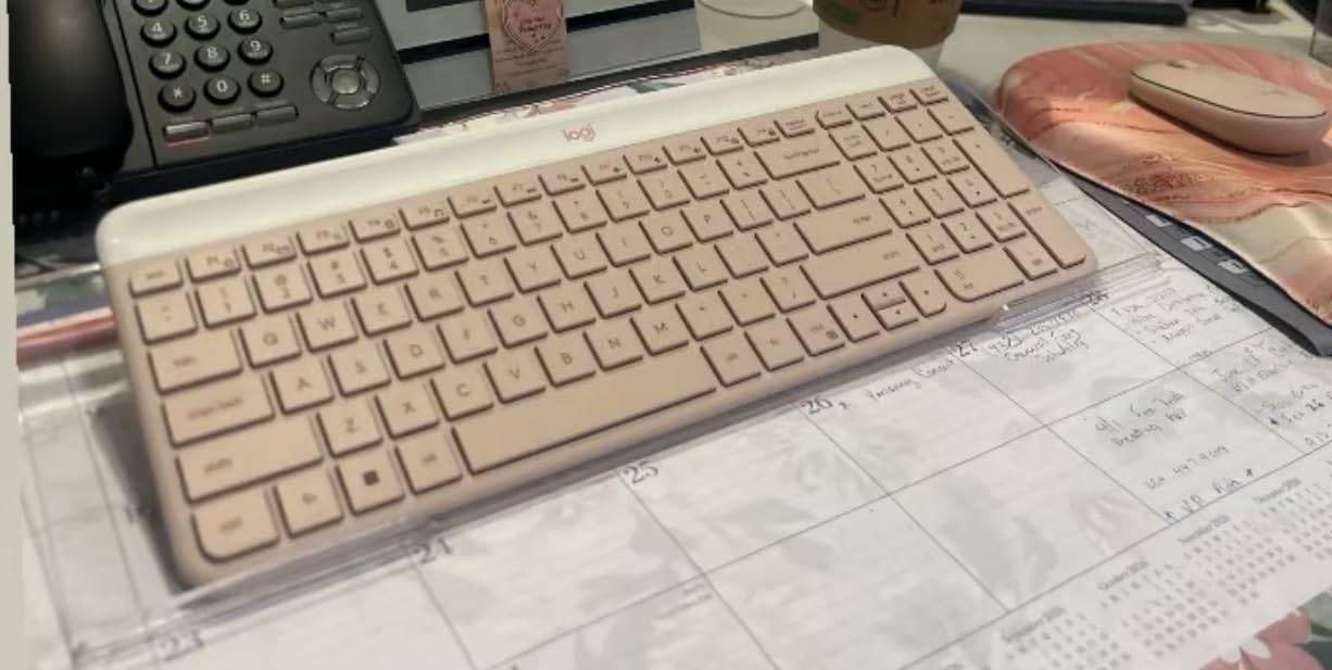 Logitech MK470 Slim Wireless Keyboard and Mouse Combo - Modern Compact Layout, Ultra Quiet, 2.4 GHz USB Receiver, Plug n' Play Connectivity, Compatible with Windows - Graphite customer photo 2