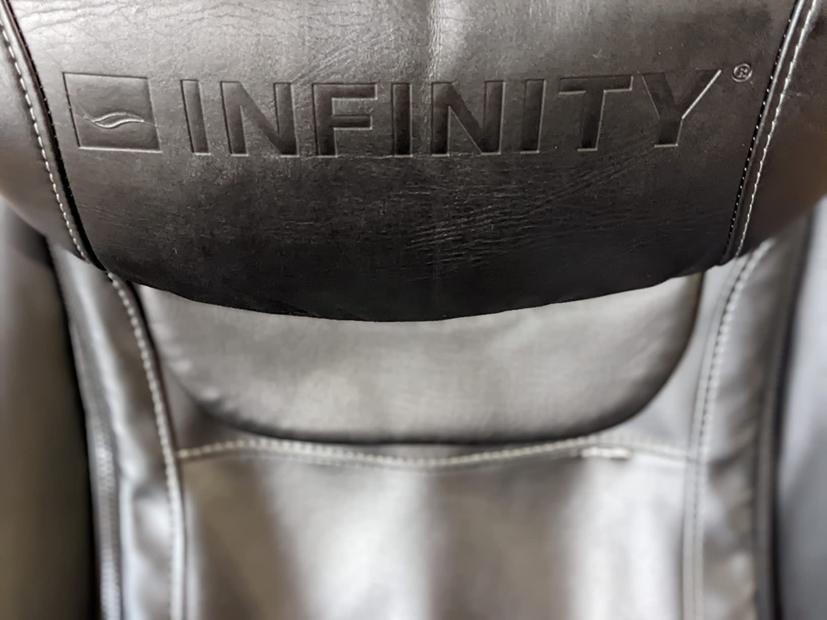 Infinity Riage CS, Compact Shiatsu Massage Chair, Featuring Zero-Gravity Recliner, Lumbar Heat, and Four-Node Massage Robot, Tapping, Kneading, Roller-Massaging Techniques (Black) customer photo 2