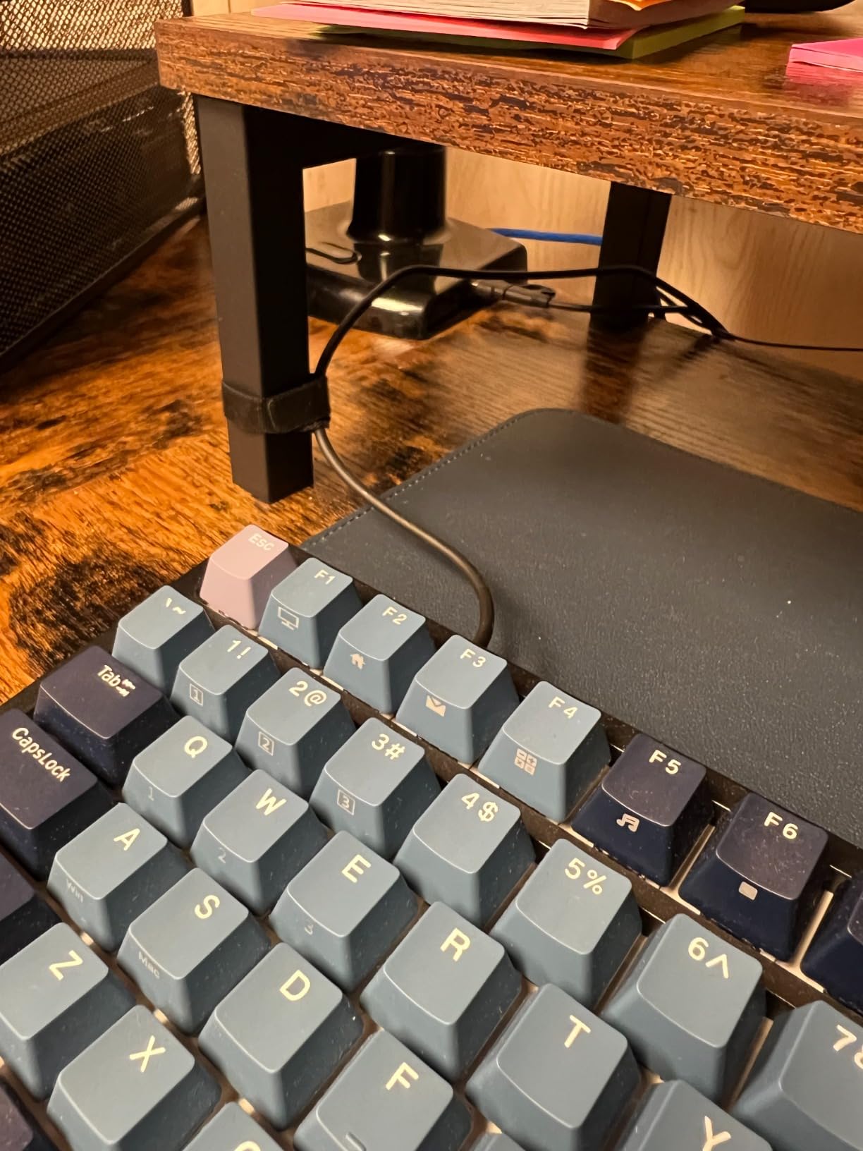 HUANUO Single Monitor Arm for 13-49 inch Screens, Ultrawide Computer Monitor Mount Holds 26.48 lbs, Upgraded Adjustable Stand with USB, C-Clamp & Grommet Base, VESA 75x75 or 100x100mm customer photo 1