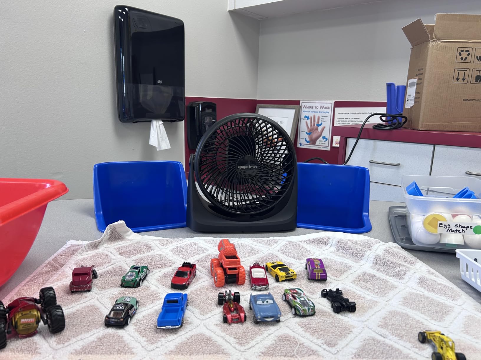 Amazon Basics Air Circulator Desk Fan for Bedroom, Home and Office, 90-Degree Tilt Head, 3 Speed Settings, Cooling, 35 Watts, Black, 11.1