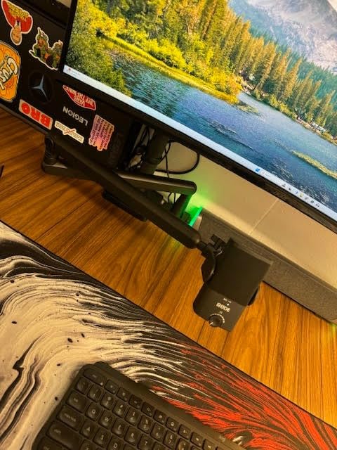 RØDE NT-USB Mini Versatile Studio-quality Condenser USB Microphone with Free Software for Podcasting, Streaming, Gaming, Music Production, Vocal and Instrument Recording,Black customer photo 2