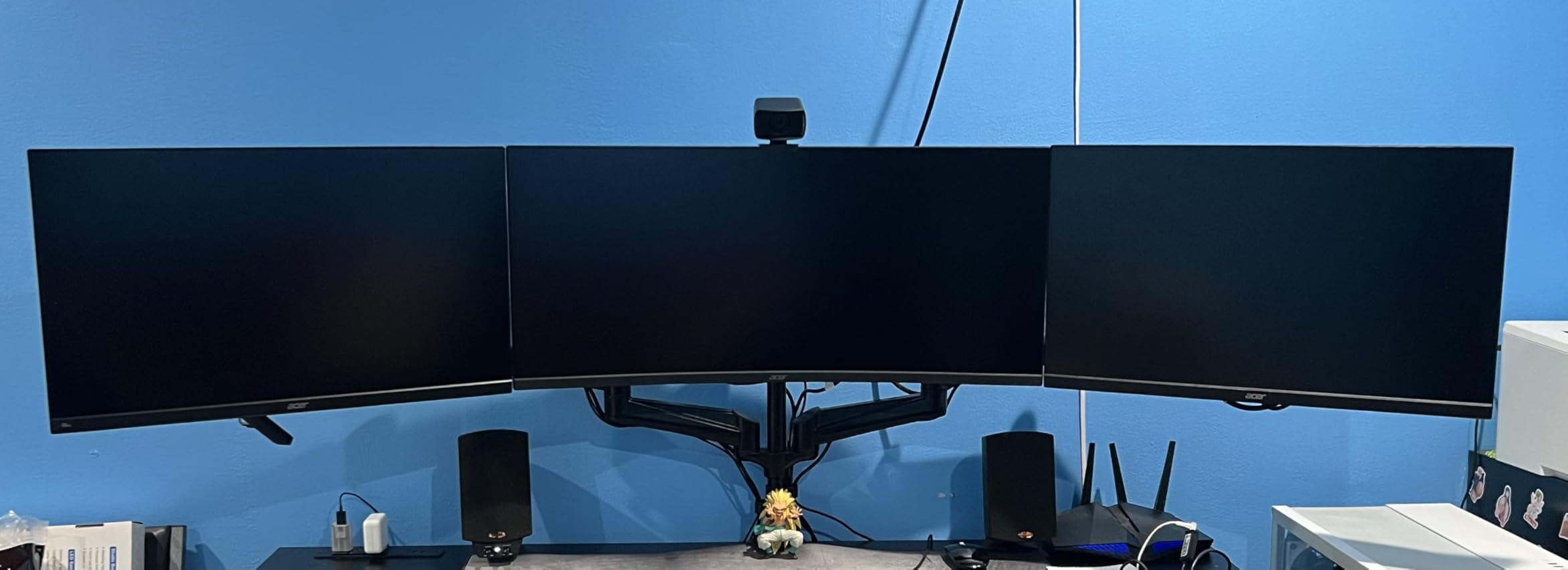 HUANUO Triple Monitor Mount for 17 to 32 inch Screens, Adjustment Gaming Triple Monitor Stand with Swivel, Tilt, Rotation, Clamp & Grommet Kit customer photo 2