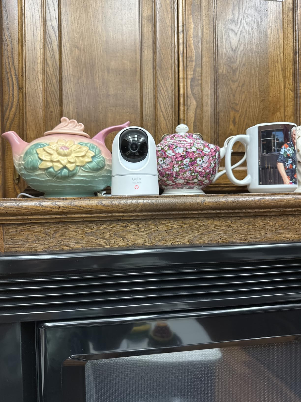 eufy Security Indoor Cam E220, Camera for home Security, Pan & Tilt, Dog/Pet Camera, 2K Wi-Fi Plug-in, Motion Tracking, Motion Only Alerts, Night Vision, HomeBase 3 Compatible, Voice Assistant Support customer photo 1