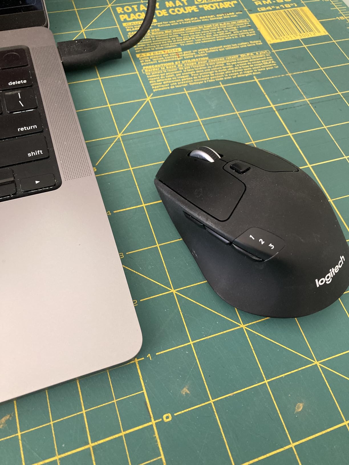 Logitech M720 Triathlon Multi-Device Wireless Mouse, Bluetooth, USB Unifying Receiver, 1000 DPI, 6 Programmable Buttons, 2-Year Battery, Compatible with Laptop, PC, Mac, iPadOS - Black customer photo 1