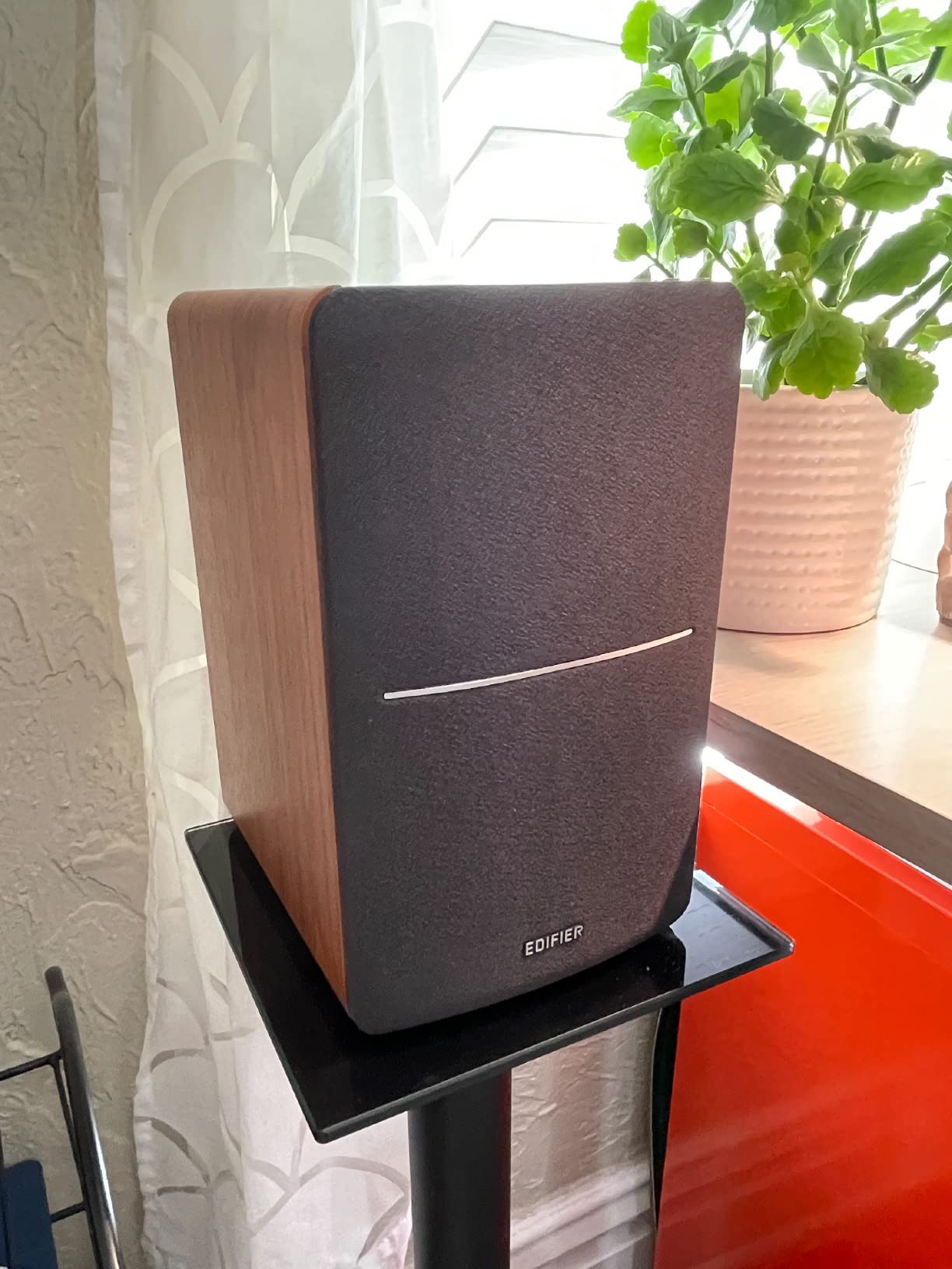 Edifier R1280DBs Active Bluetooth Bookshelf Speakers - Optical Input - 2.0 Wireless Studio Monitor Speaker - 42W RMS with Subwoofer Line Out - Black customer photo 1