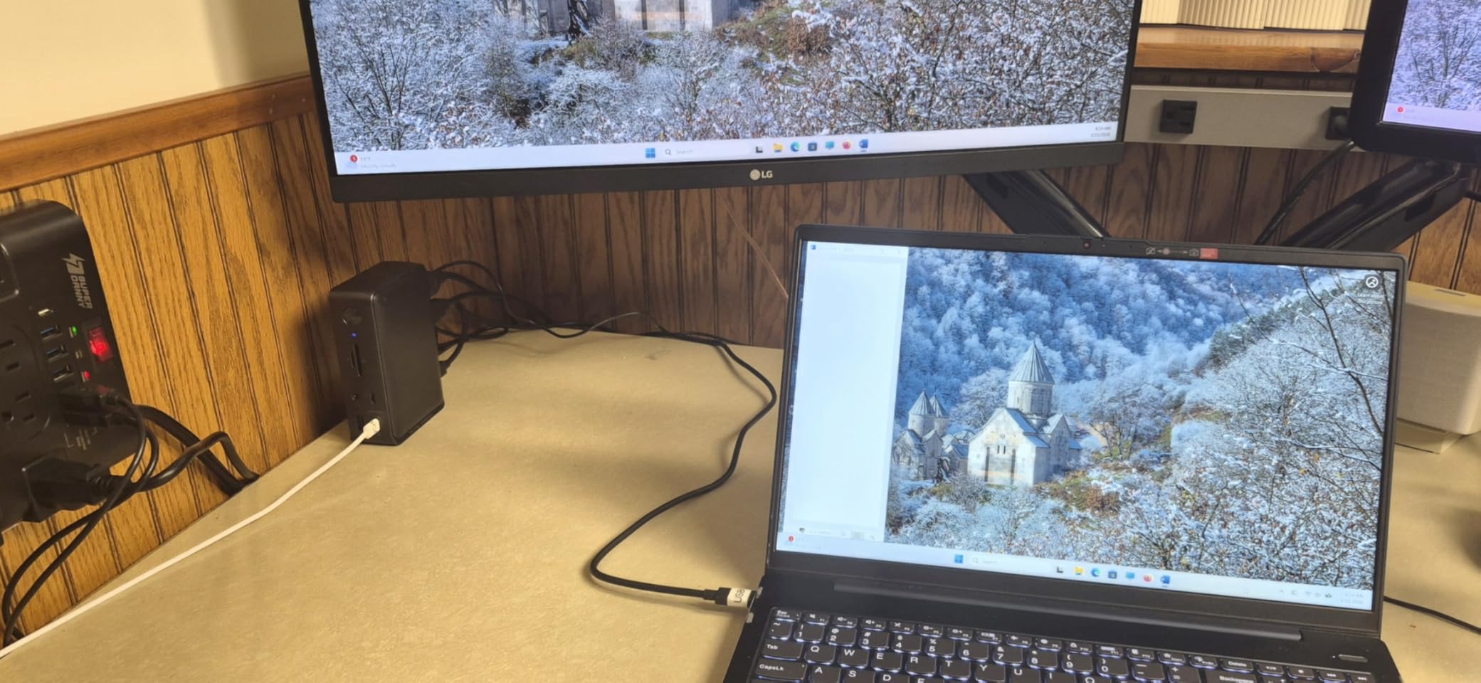 Anker Laptop Docking Station, 13-in-1 USB-C Docking Station, Triple Display with 2xHDMI and 1xDP, 10 Gbps USB-C and 5 Gbps USB-A Data, Ethernet, Audio, SD, 85W Charging for Dell, HP, Lenovo and More customer photo 2