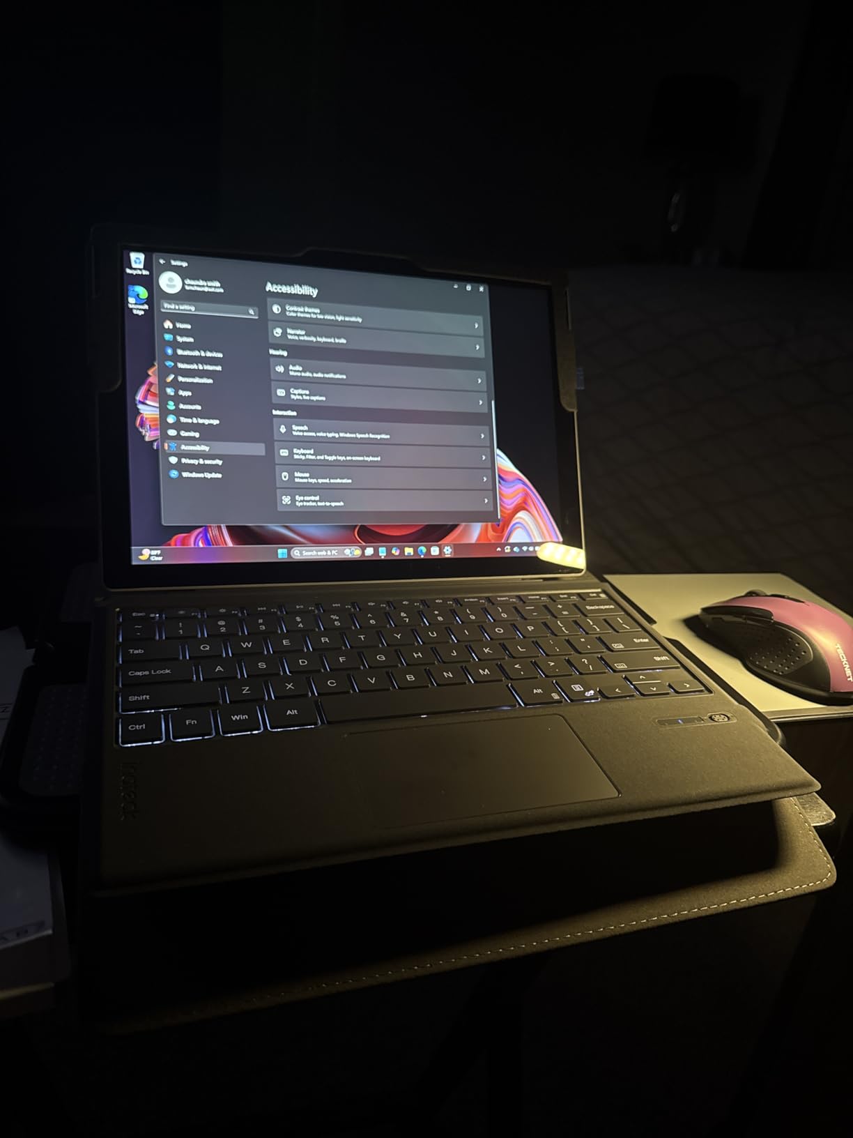 Microsoft Surface Pro 7 256GB i5 8GB RAM with Windows 10 Pro (Wi-Fi, Quad-Core i5-1035G4,) Platinum PVR-00001 (Renewed) customer photo 1