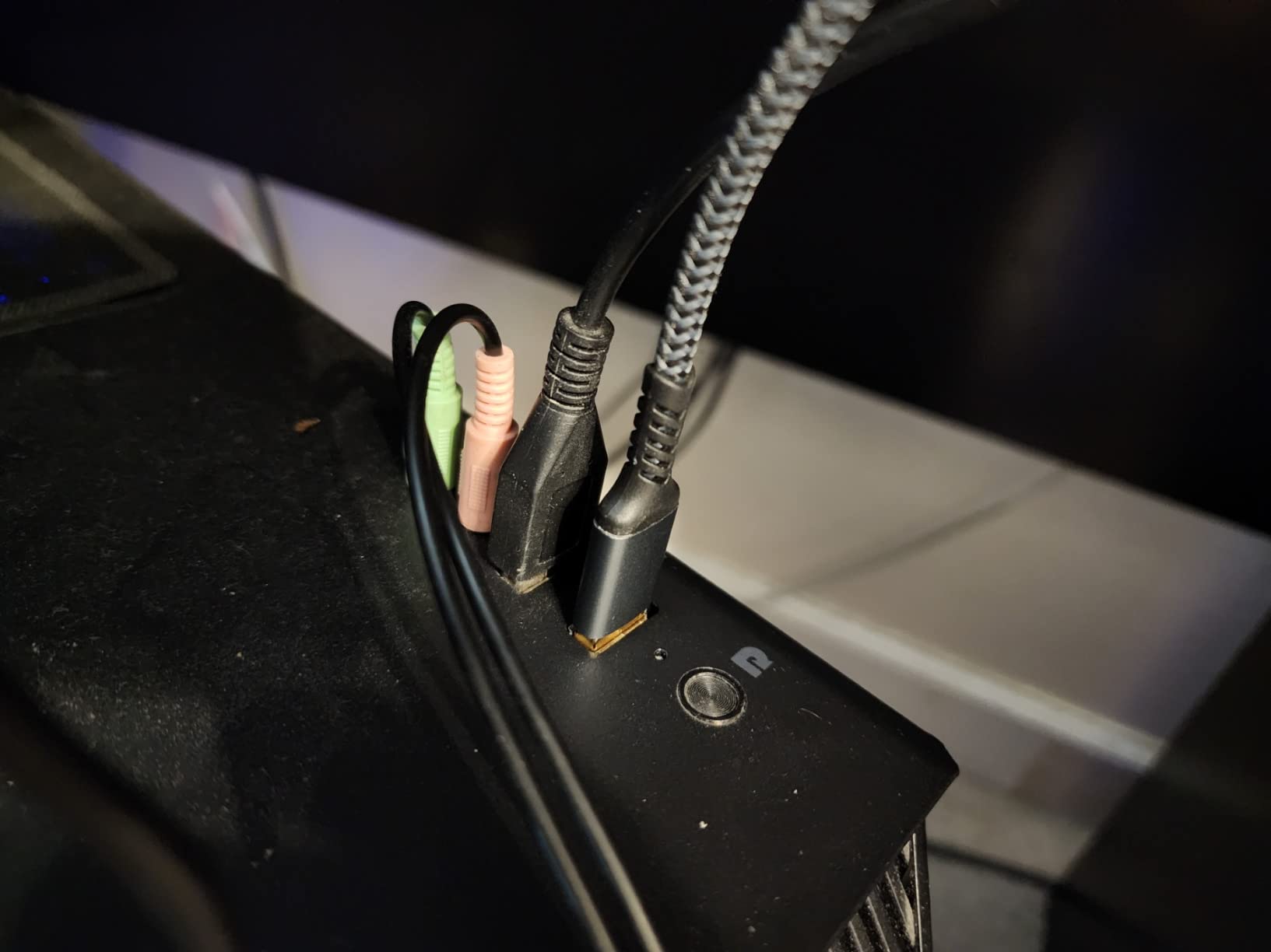 Crucial X6 1TB Portable SSD - Up to 800MB/s, USB 3.2 - External Solid State Drive for PC, Mac, PS5, Xbox - CT1000X6SSD9 customer photo 1