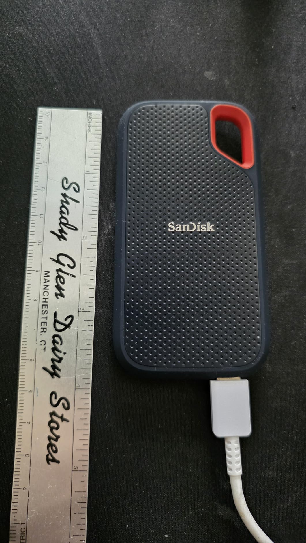 SANDISK 2TB Extreme Portable SSD - Up to 1050MB/s, USB-C, USB 3.2 Gen 2, IP65 Water and Dust Resistance, Updated Firmware - External Solid State Drive - SDSSDE61-2T00-G25 customer photo 2