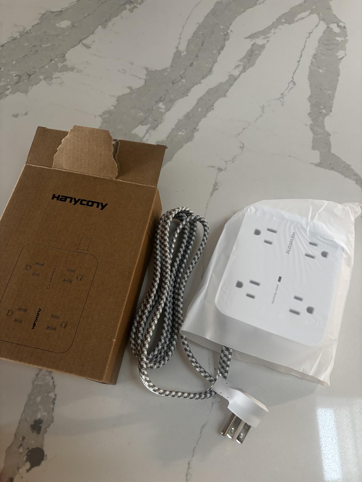 Surge Protector Power Strip - HANYCONY 8 Outlets 4 USB (2 USB C) Charging Ports, Multi Plug Outlet Extender, 5Ft Braided Extension Cord, Flat Plug Wall Mount Desk Charging Station for Home Office ETL customer photo 1