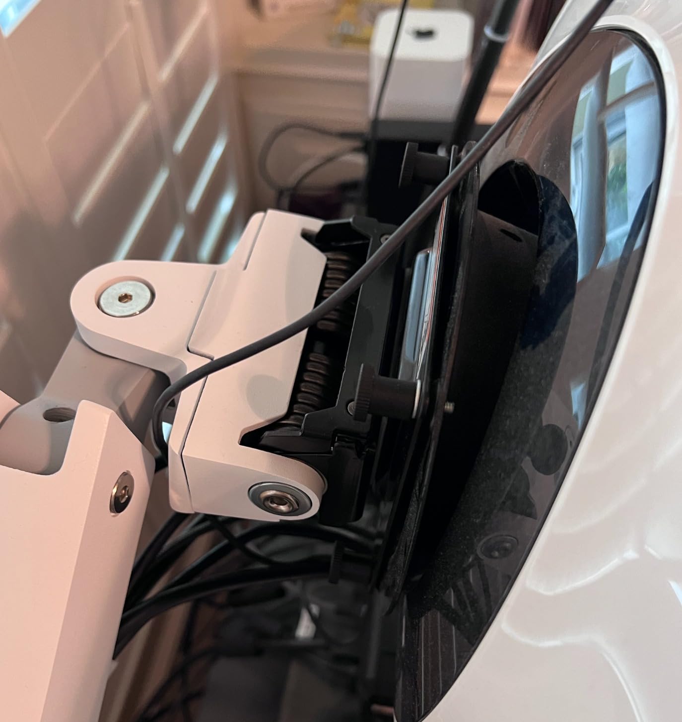 HX HD Premium Heavy Duty Gaming Monitor Arm, Single Monitor Desk Mount - for 1000R Curved Ultrawide Monitors Up to 49 Inches, 28 to 42 lbs, VESA 75x75mm or 100x100mm - HD Pivot, White customer photo 1