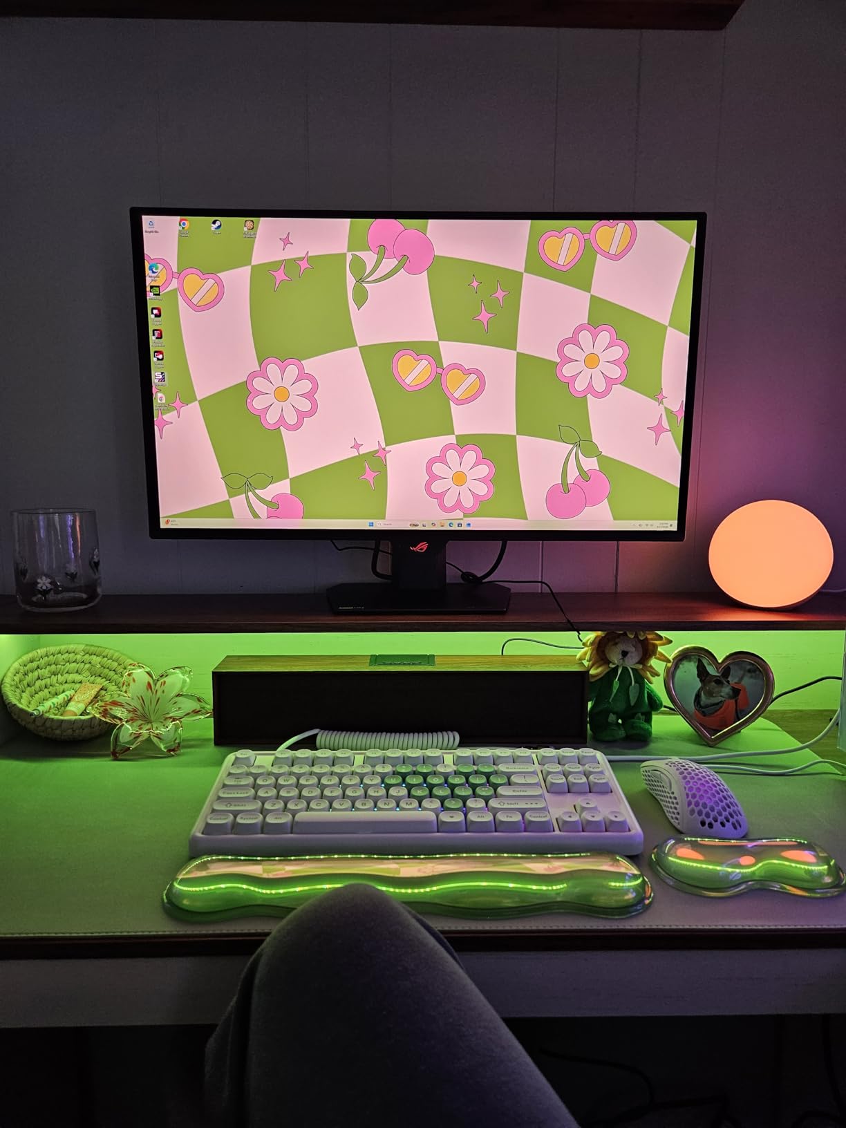 Hifree Smart Table Lamp, Dimmable Desk Lamp with App/Voice Control, LED RGB Color Changing Touch Lamp, Night Lamp for Bedroom Compatible with Alexa customer photo 1