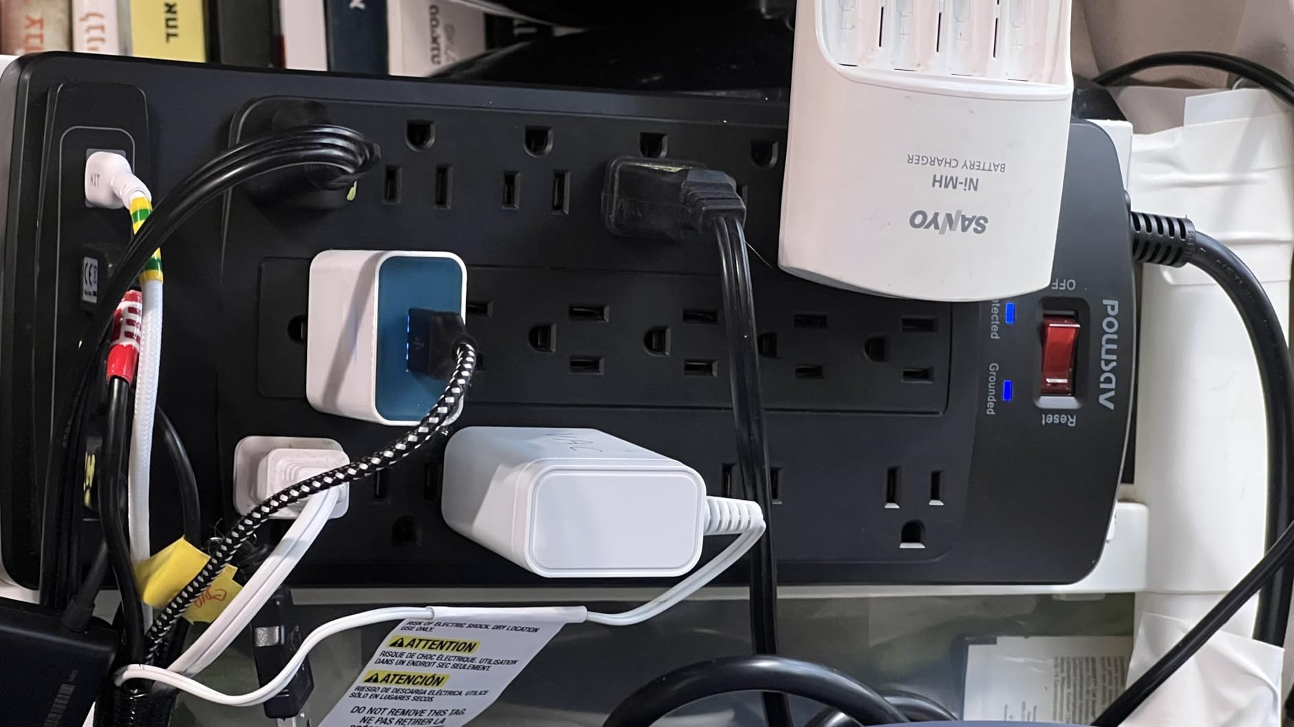 18 Outlets Surge Protector Power Strip - 6 Feet Flat Plug Heavy Duty Extension Cord with 18 Widely Outlets and 4 USB Ports, 2100 Joules, Black, ETL Listed customer photo 2