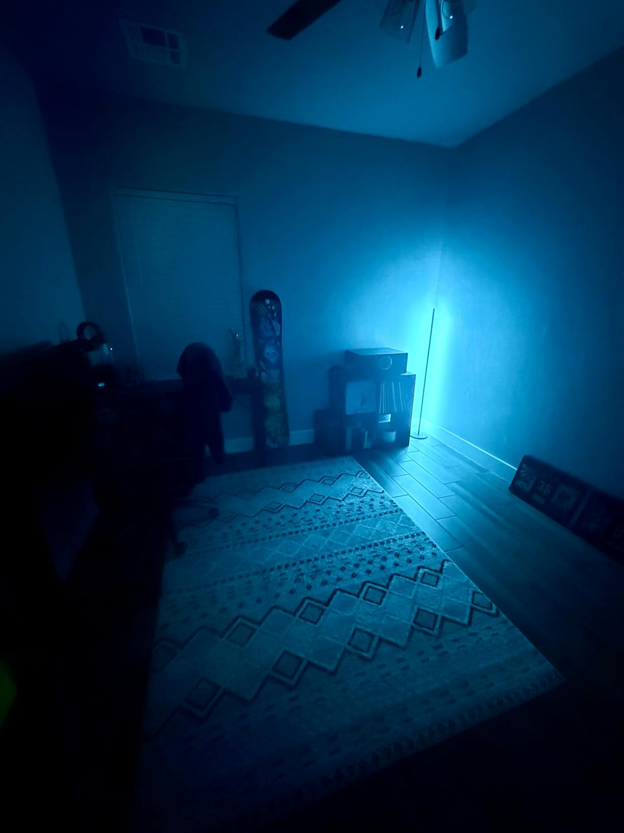 Govee RGBIC Floor Lamp Basic, 1000lm LED Corner Lamp Compatible with SmartThings, Alexa, and Matter, Modern Floor Lamp with Music Sync and 16 Million DIY Colors, Standing Lamp for Bedroom Living Room customer photo 1