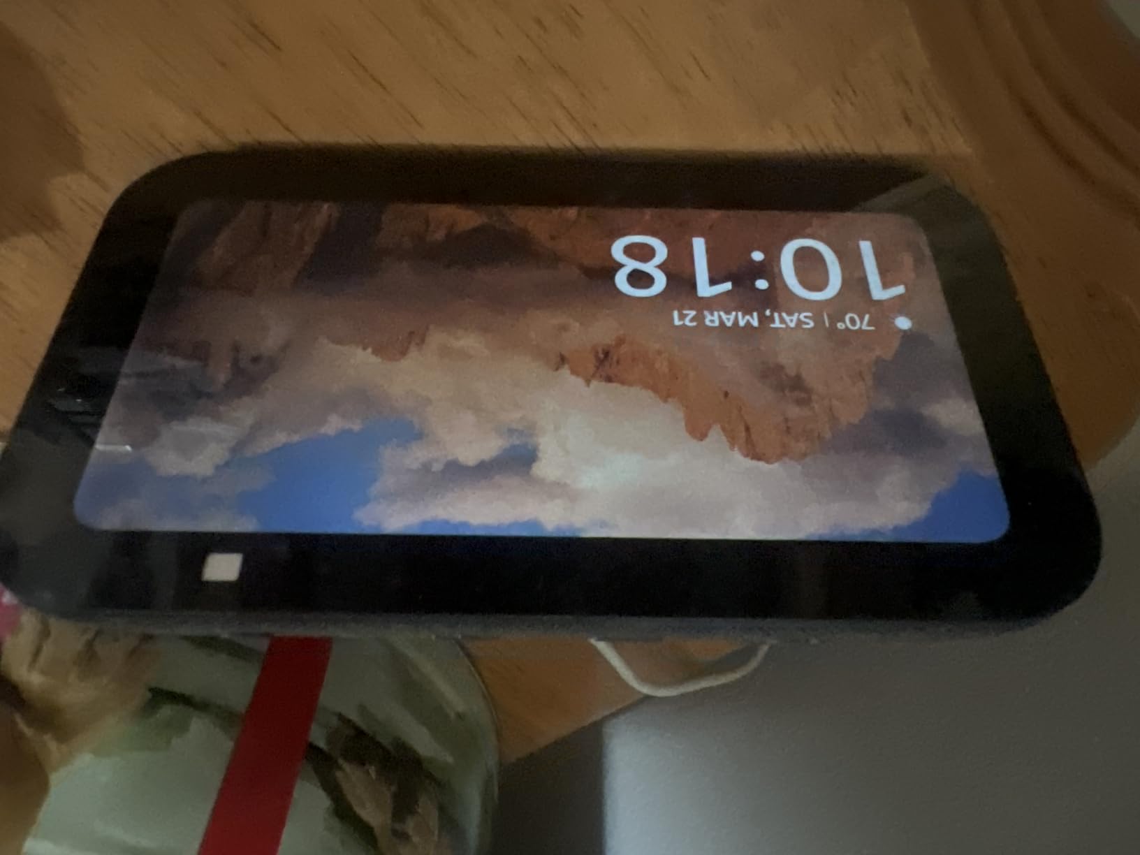 Amazon Echo Show 5 (newest model), Smart display, Designed for Alexa+, 2x the bass and clearer sound, Charcoal customer photo 1